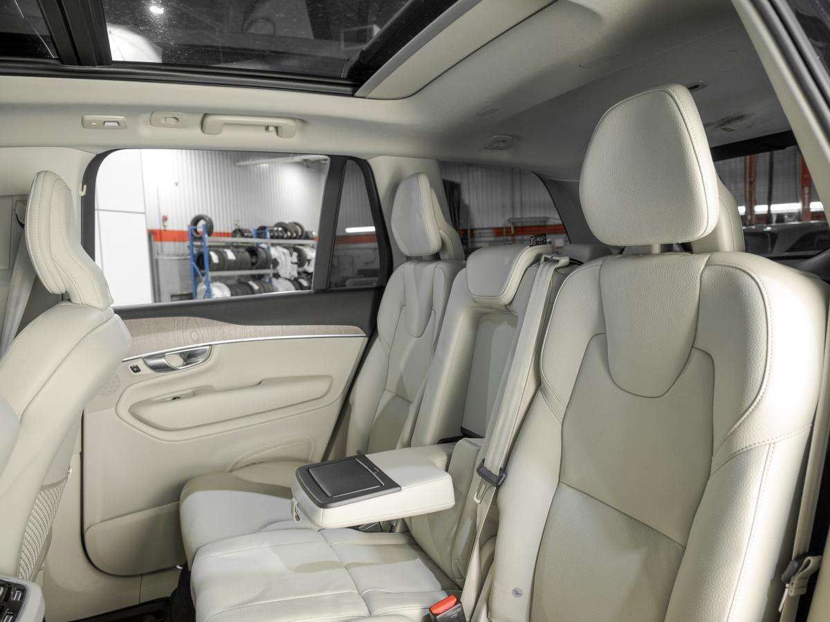 2024 Volvo Unspecified T8 PLUS BRIGHT THEME + HYBRIDE BRANCHABLE + 455HP thumb 34