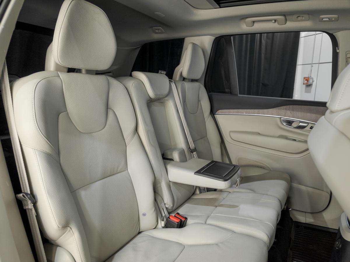 2024 Volvo Unspecified T8 PLUS BRIGHT THEME + HYBRIDE BRANCHABLE + 455HP thumb 37