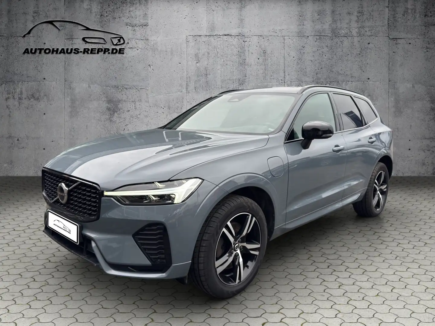 Volvo XC60 T8 AWD Recharge R-DESIGN / Plug-in Hybrid Grau - 1