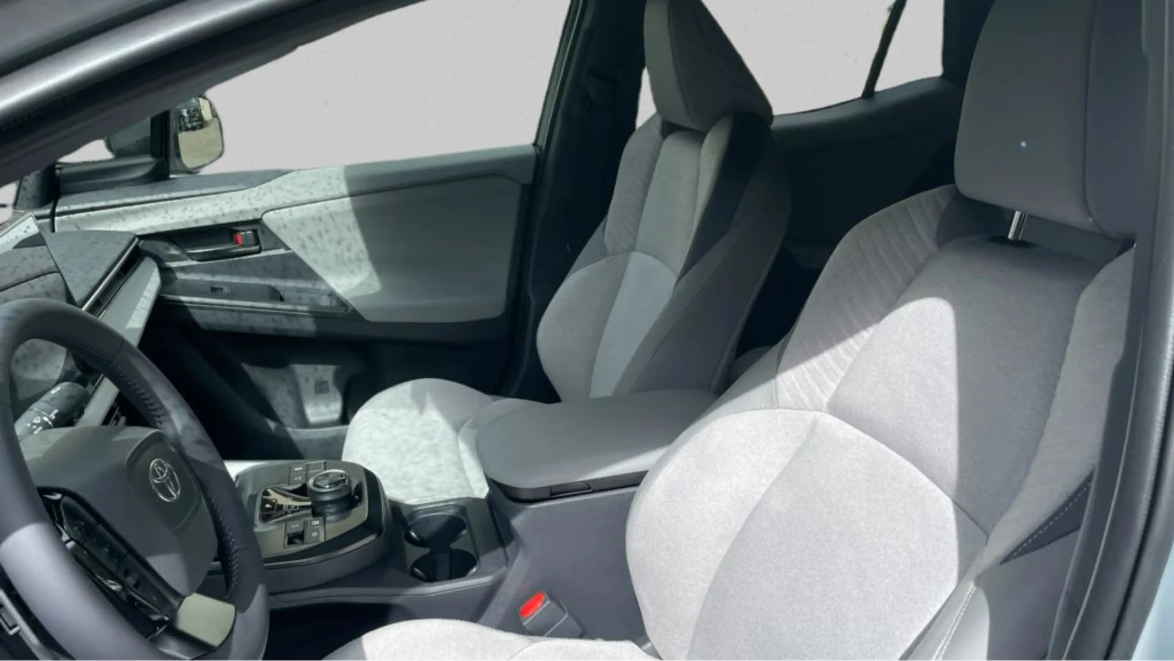 Toyota C-HR+ C-HR+ 77kWh AWD Lounge (NG26) — photo 12