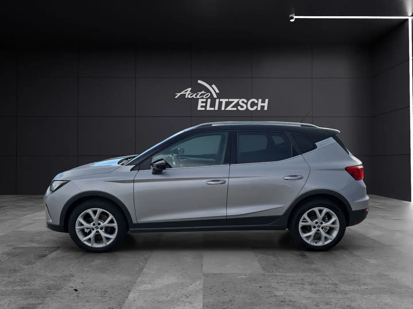 SEAT Arona FR 1.5 TSI DSG ACC LED Grau - 2