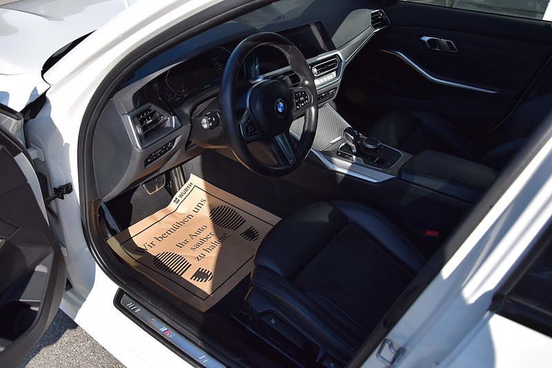 BMW 318 d M-Sport *Shadow-Line* — photo 4