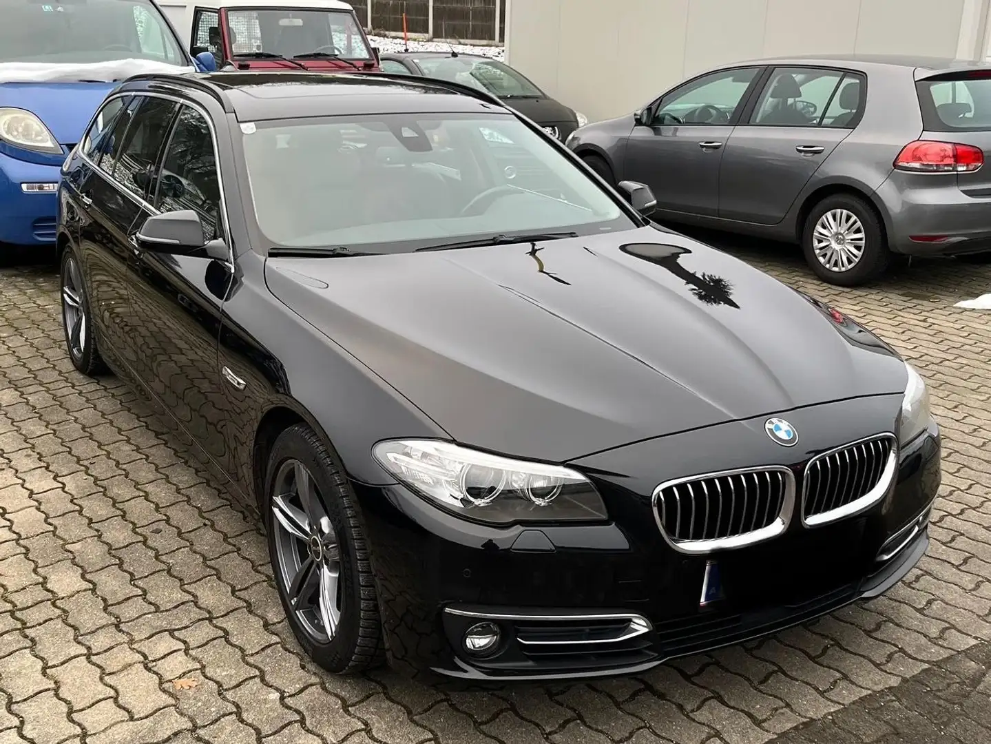 BMW 525 525d xDrive Touring Aut. Schwarz - 2