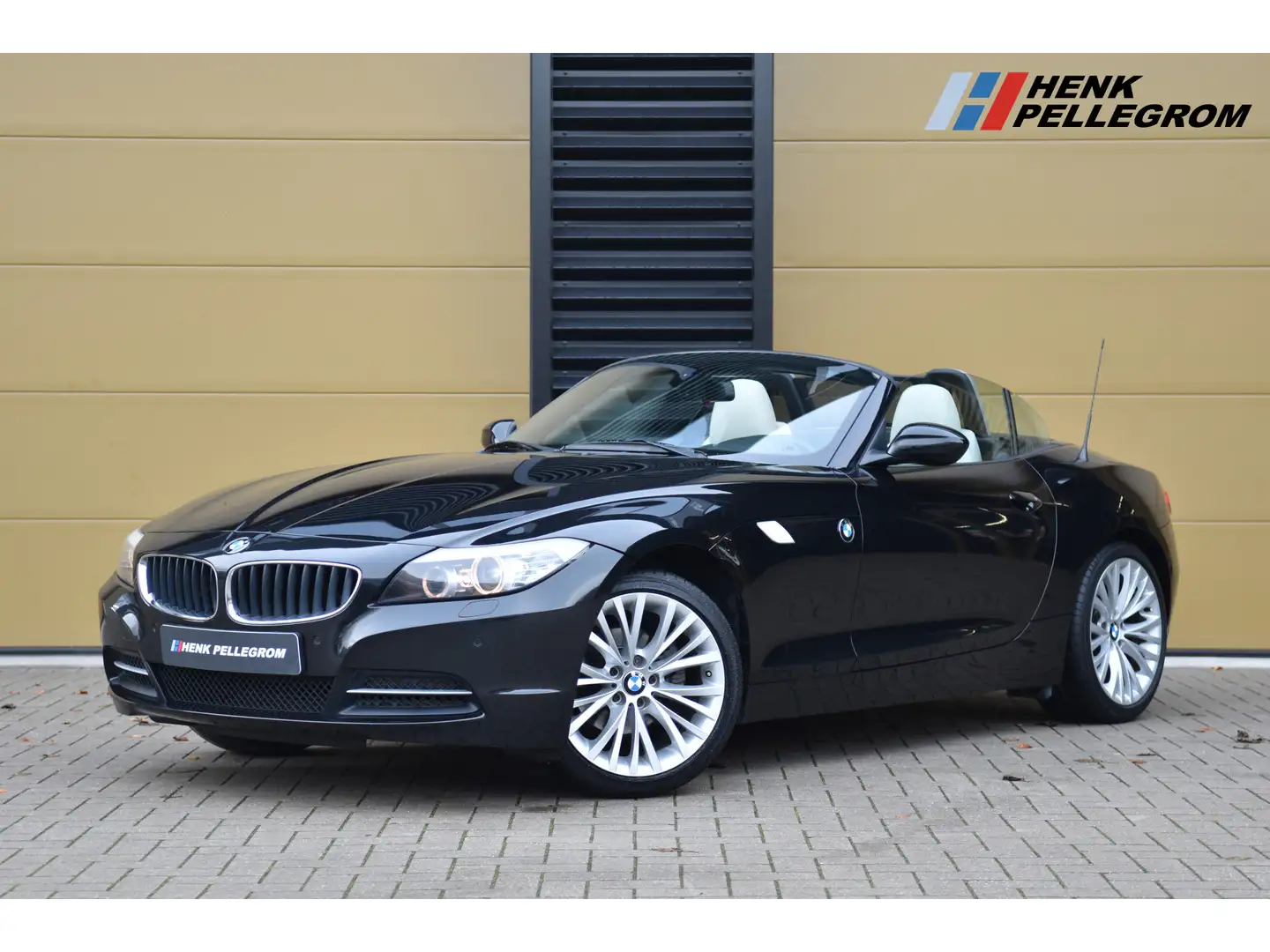 BMW Z4 Roadster sDrive23i Introduction * Design Pure Whit Zwart - 1