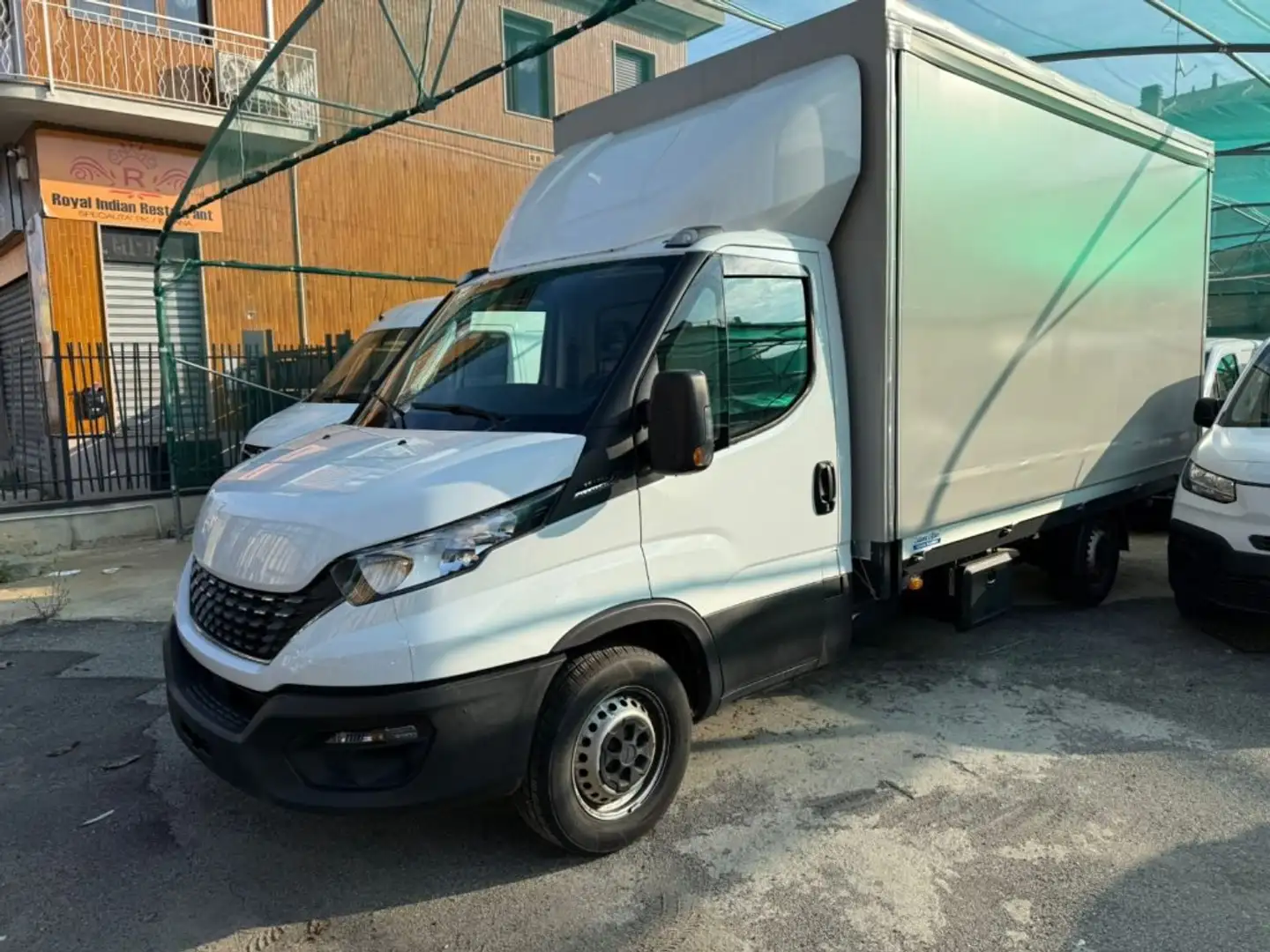 Iveco Daily 35S14HA8V 2.3 HPT Telonato Hi-Matic White - 1