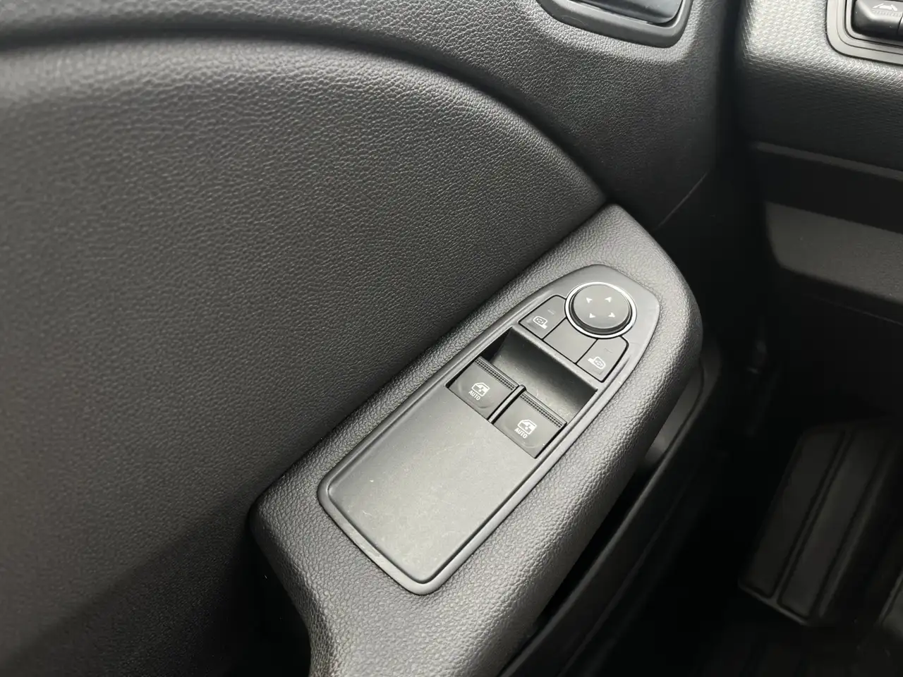 Renault Clio Citadine 5 portes — photo 24 sur 25