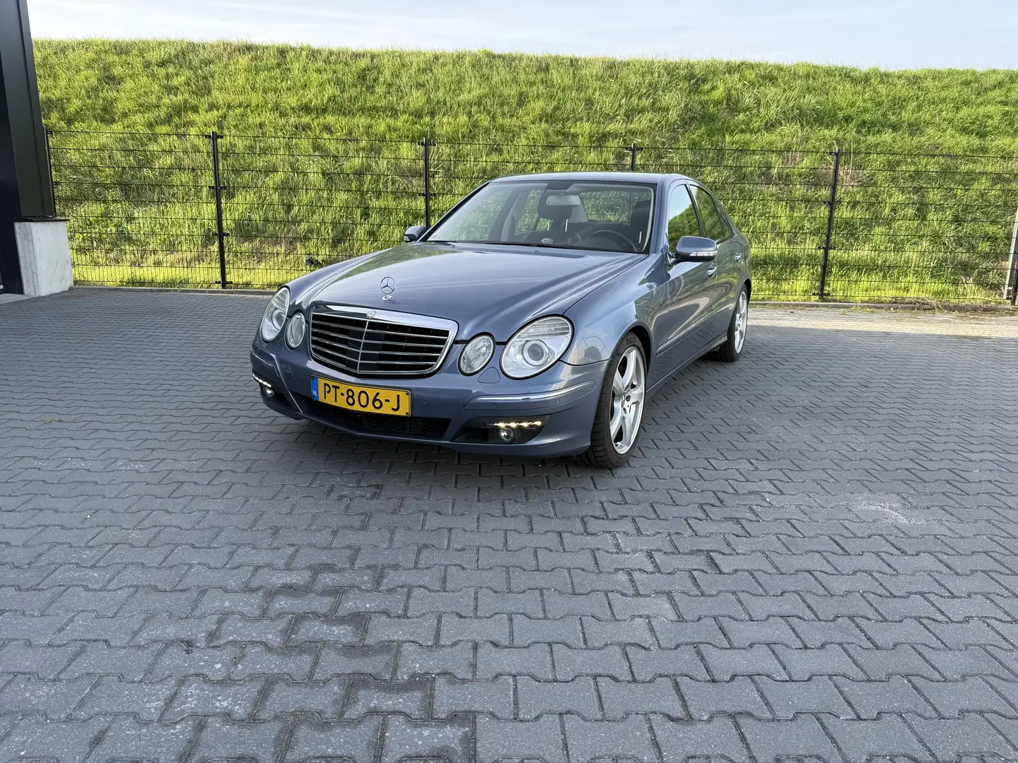 Mercedes-Benz E 420 CDI 7G-TRONIC Elegance DPF Blau - 1