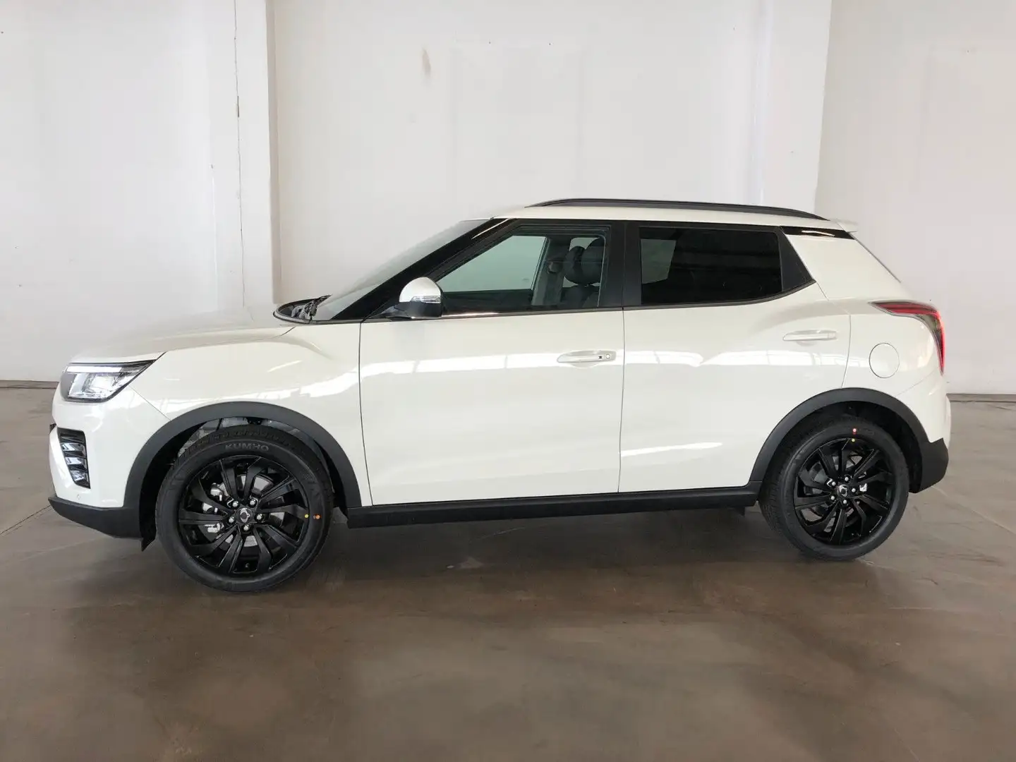 SsangYong Tivoli 1.5 Benzin 120KW/163 PS I BLACKLINE "Neu" Alb - 2
