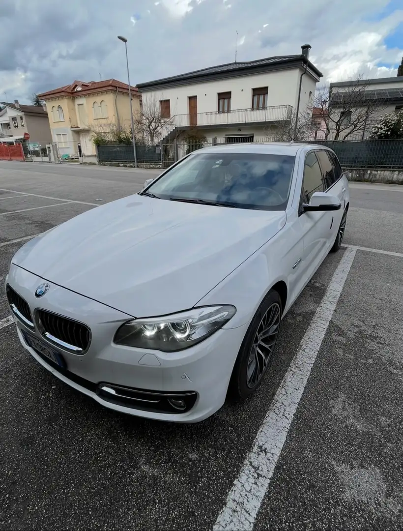 BMW 520 520d Touring xdrive Luxury 190cv auto Bianco - 1