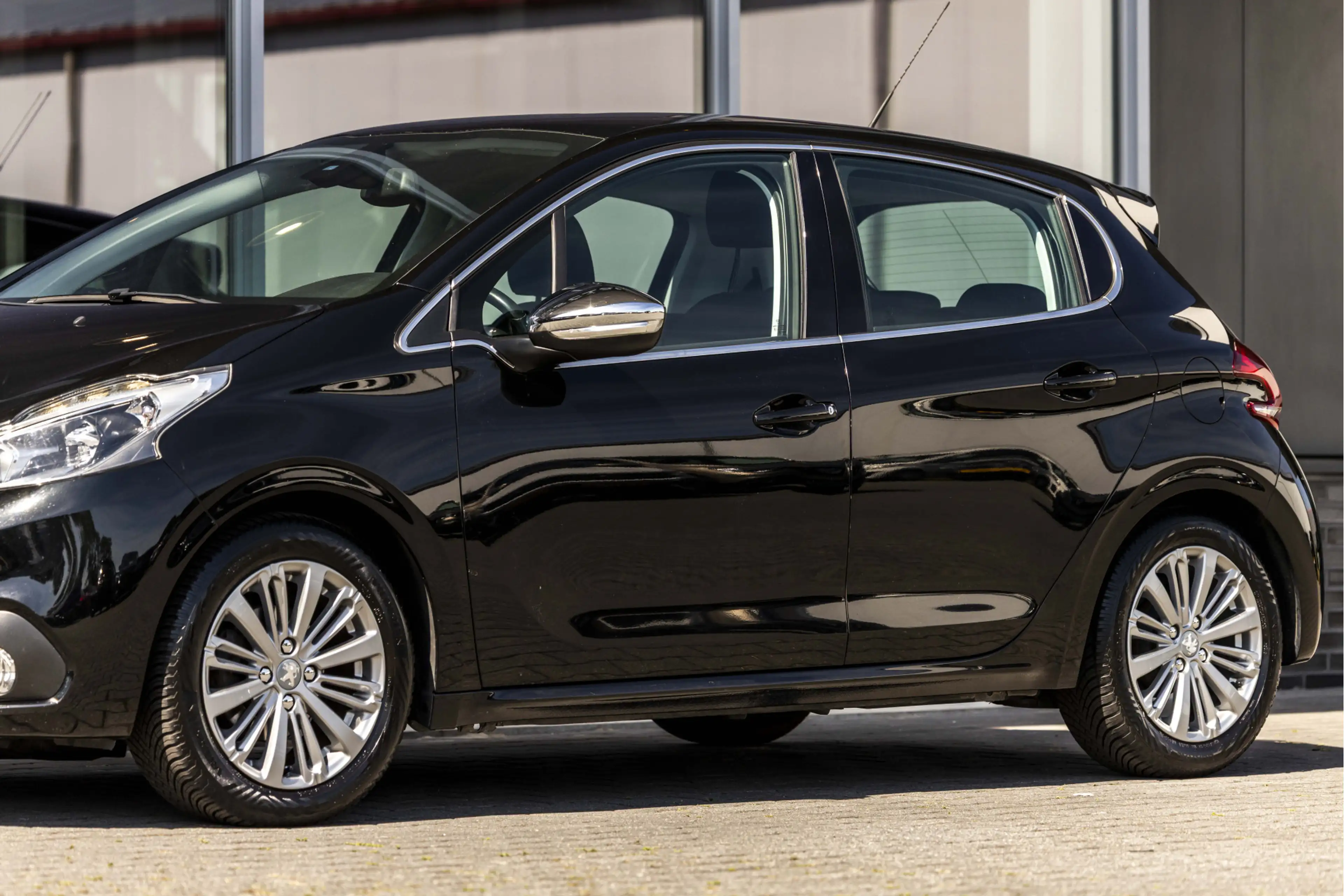Peugeot 208 1.2 PureTech Blue Lease Executive Binnen inruil - — photo 11