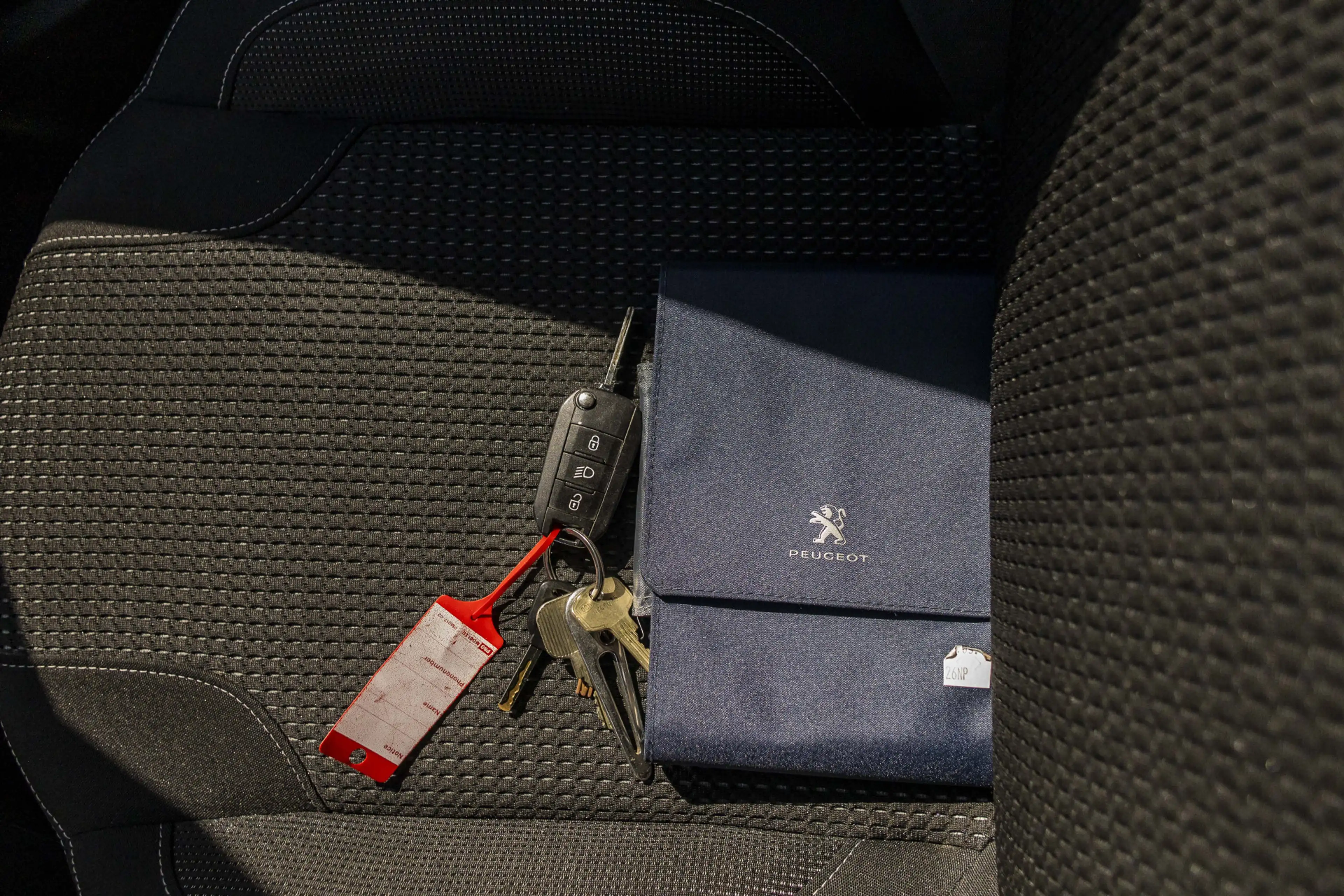 Peugeot 208 1.2 PureTech Blue Lease Executive Binnen inruil - — photo 37