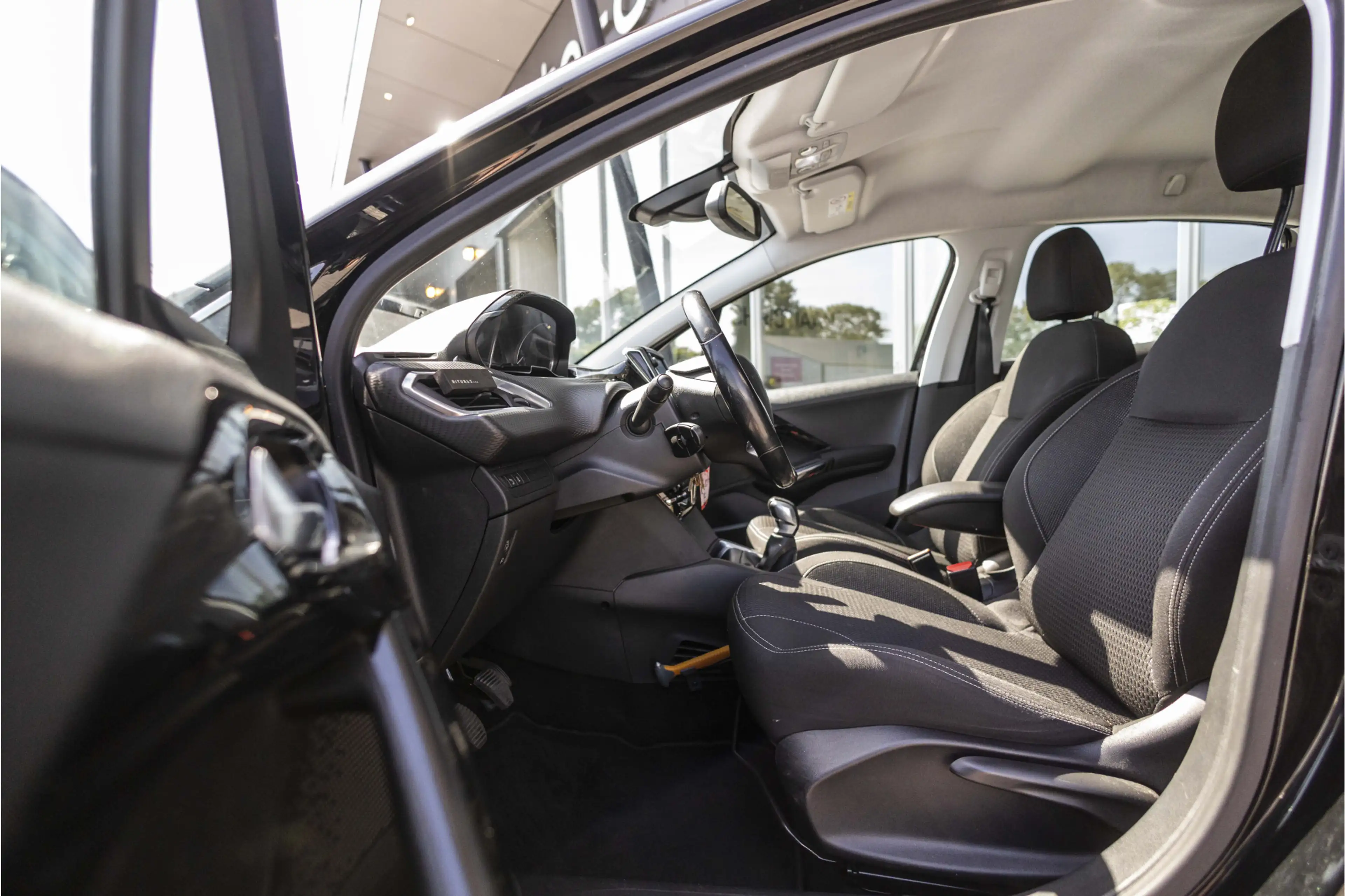 Peugeot 208 1.2 PureTech Blue Lease Executive Binnen inruil - — photo 21