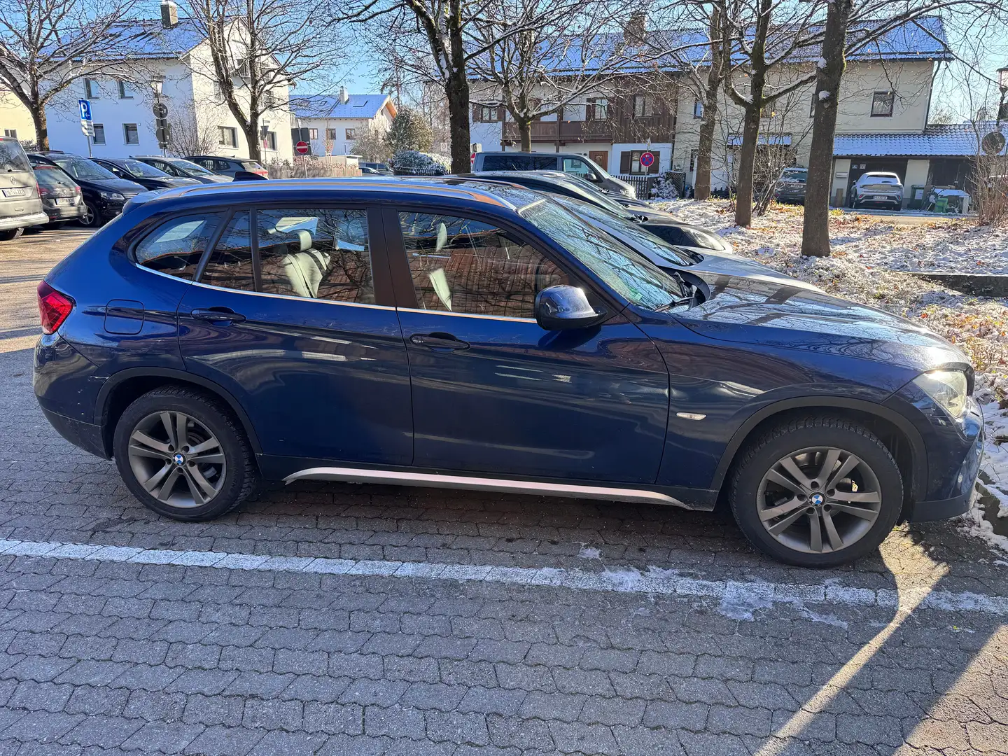 BMW X1 X1 Diesel xDrive23d Aut. Blau - 2