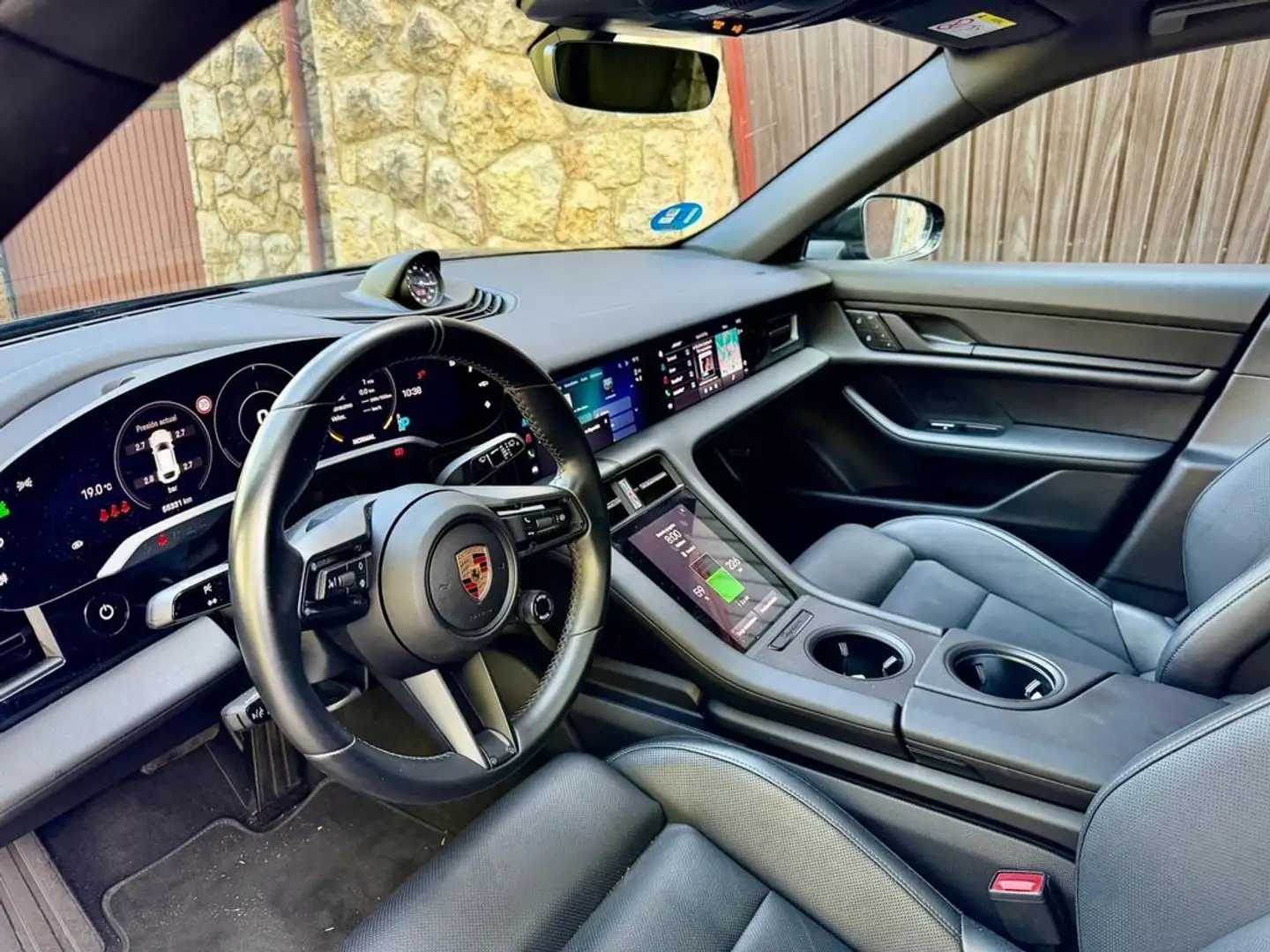 Porsche Taycan 4S Cross Turismo - 2