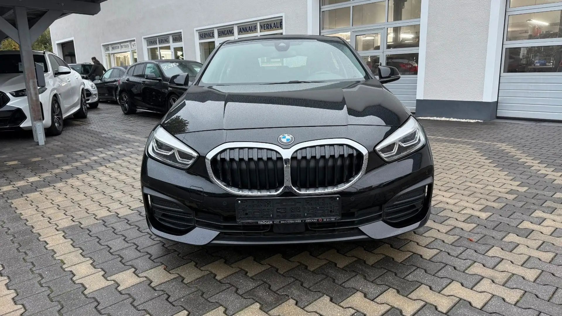 BMW 118 i Live Cockpit Porf DAB LED Tempom Navi Schwarz - 2