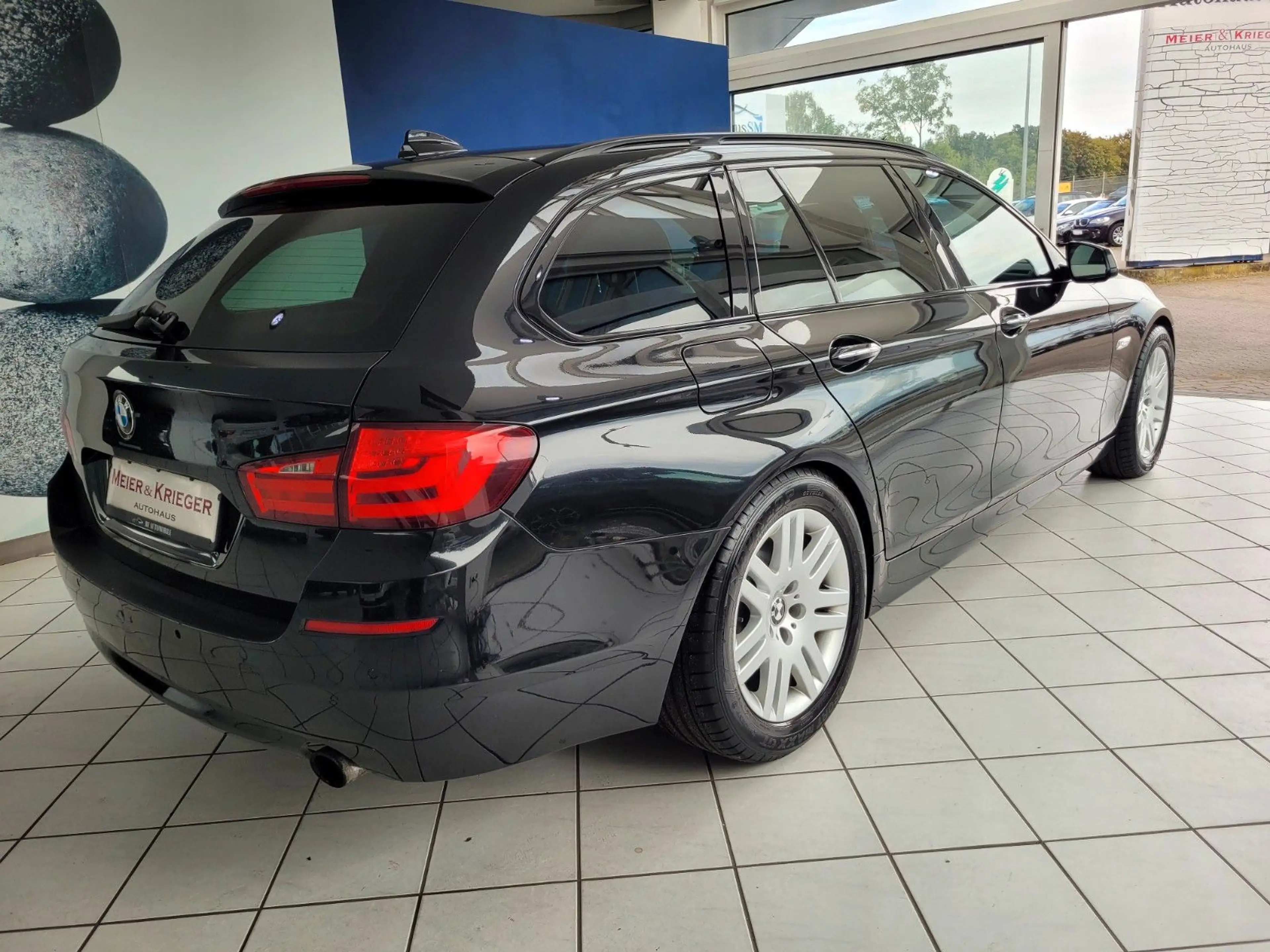 BMW 535 d SAG xDrive Komforts./HuD/Stdhzg./SoftClose — photo 7