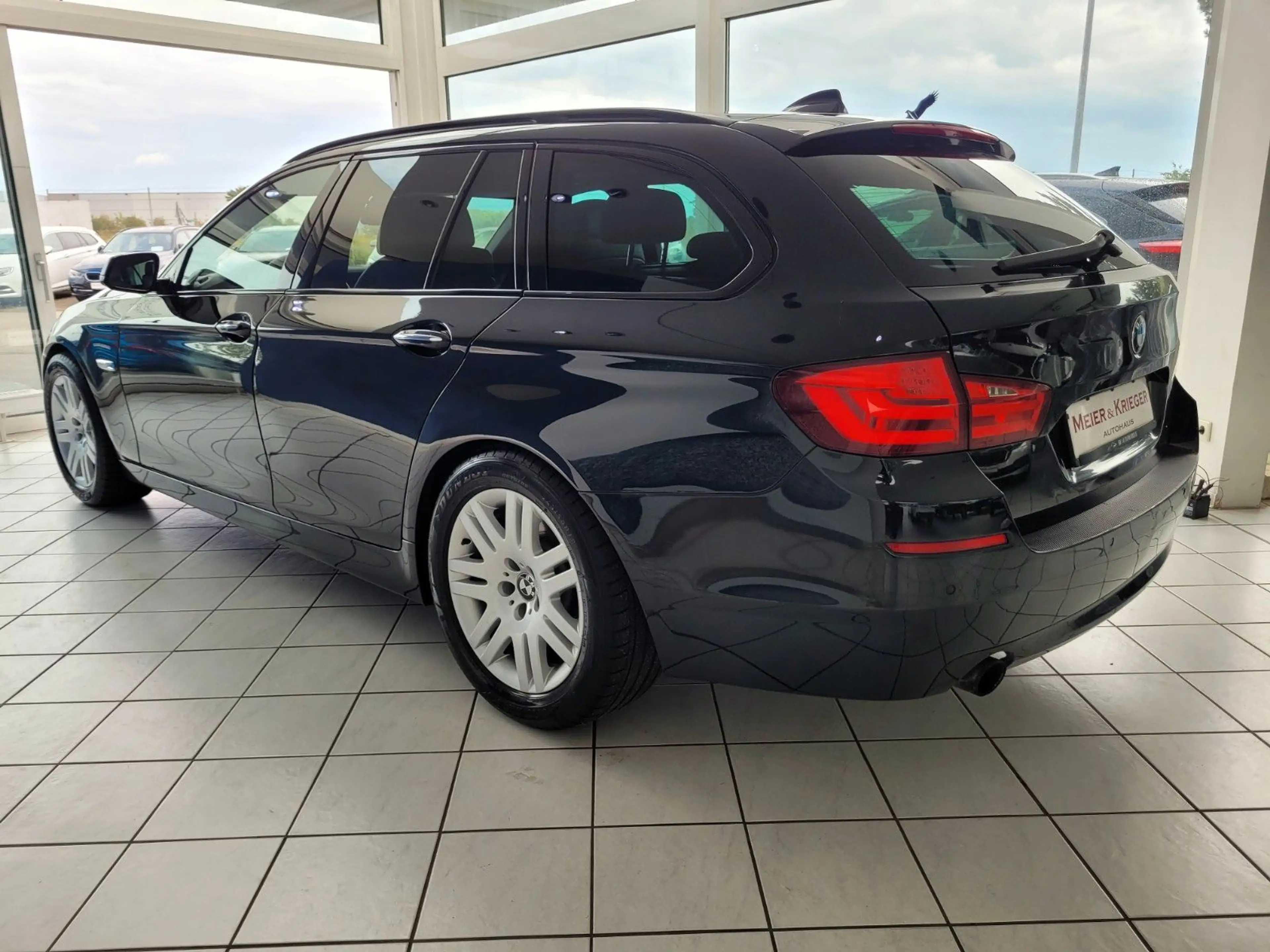 BMW 535 d SAG xDrive Komforts./HuD/Stdhzg./SoftClose — photo 5