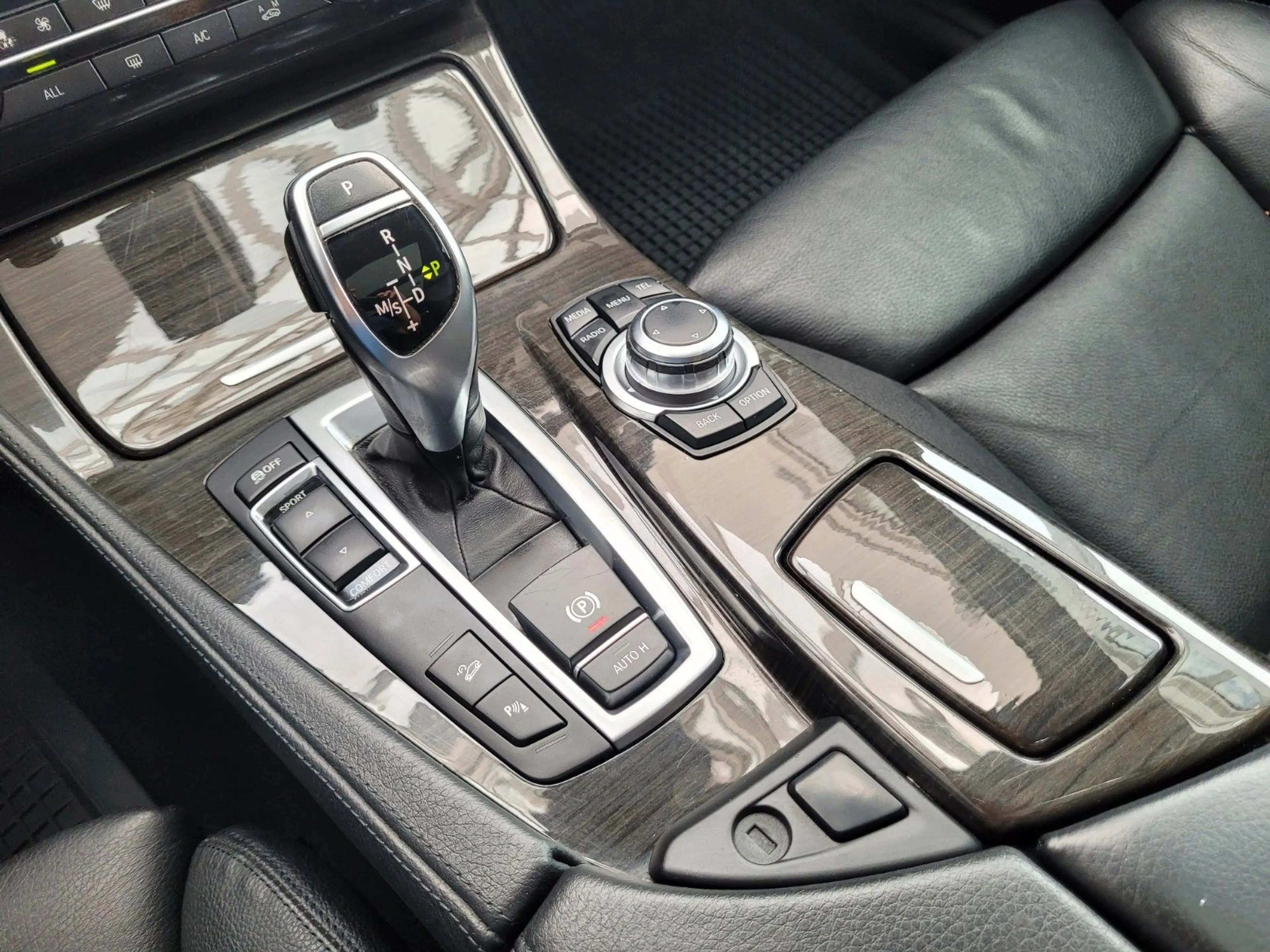 BMW 535 d SAG xDrive Komforts./HuD/Stdhzg./SoftClose — photo 16
