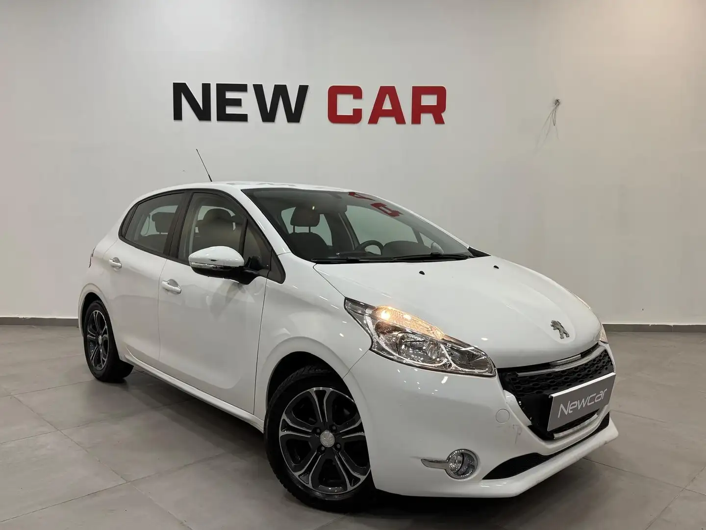 Peugeot 208 PureTech 82 5 porte Allure Blanco - 1