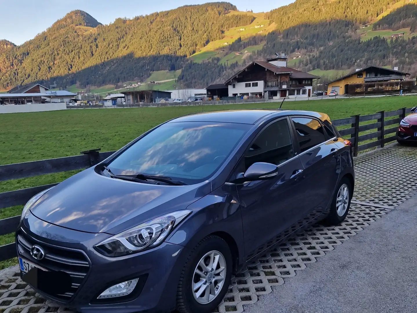 Hyundai i30 GO 1,4 CVVT  Start/Stopp Grau - 1