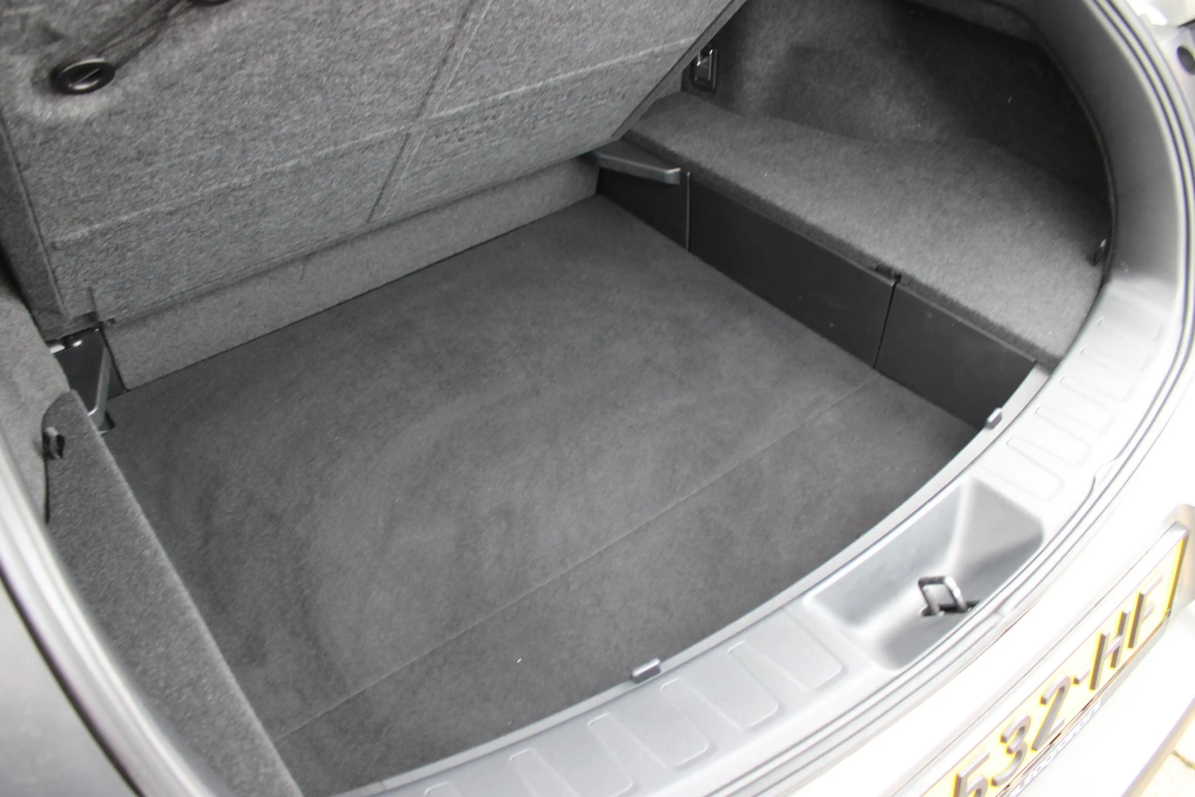 Lexus UX 250h Business Line Trekhaak, Foto's volgen — photo 15