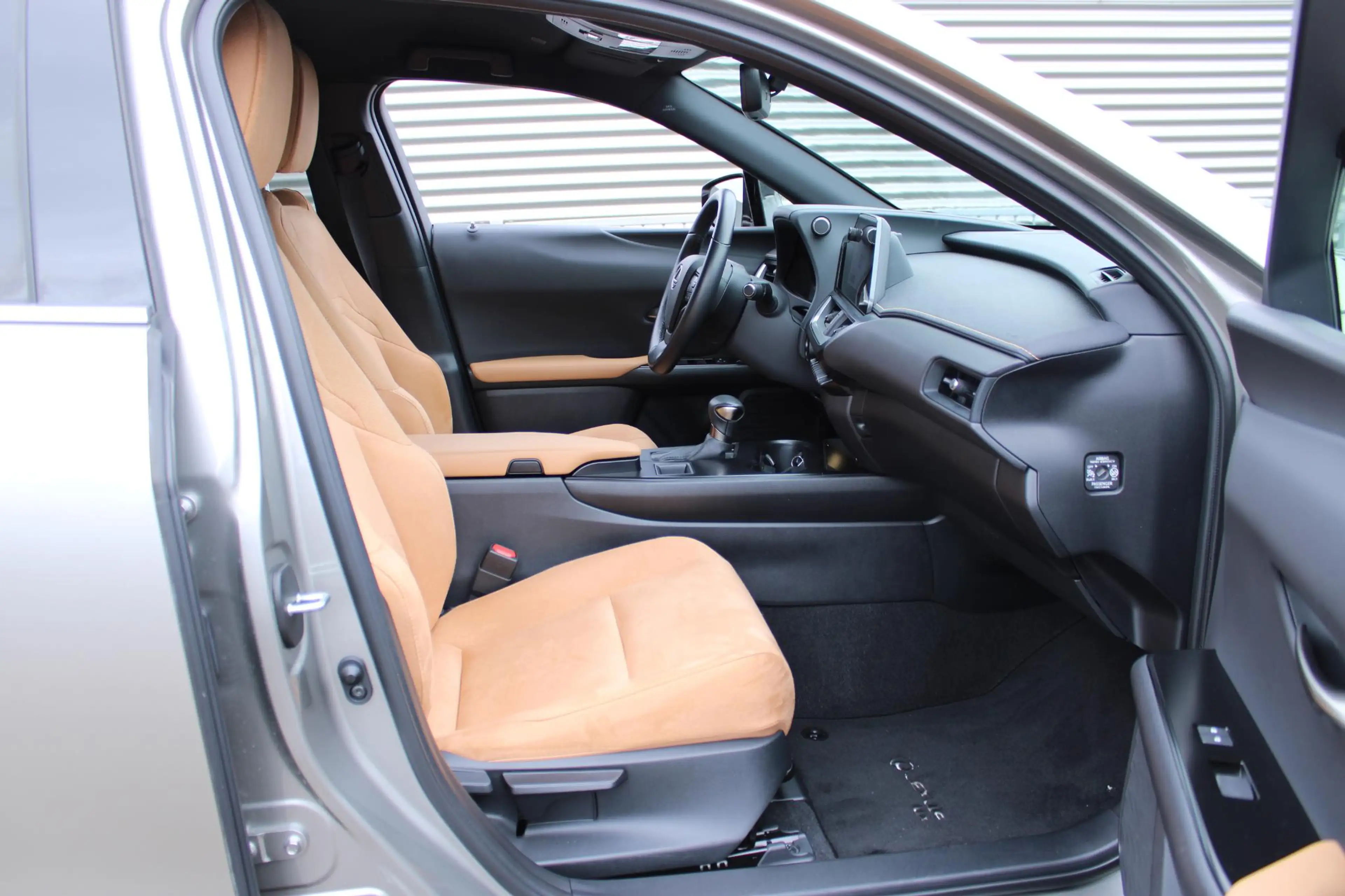 Lexus UX 250h Business Line Trekhaak, Foto's volgen — photo 10