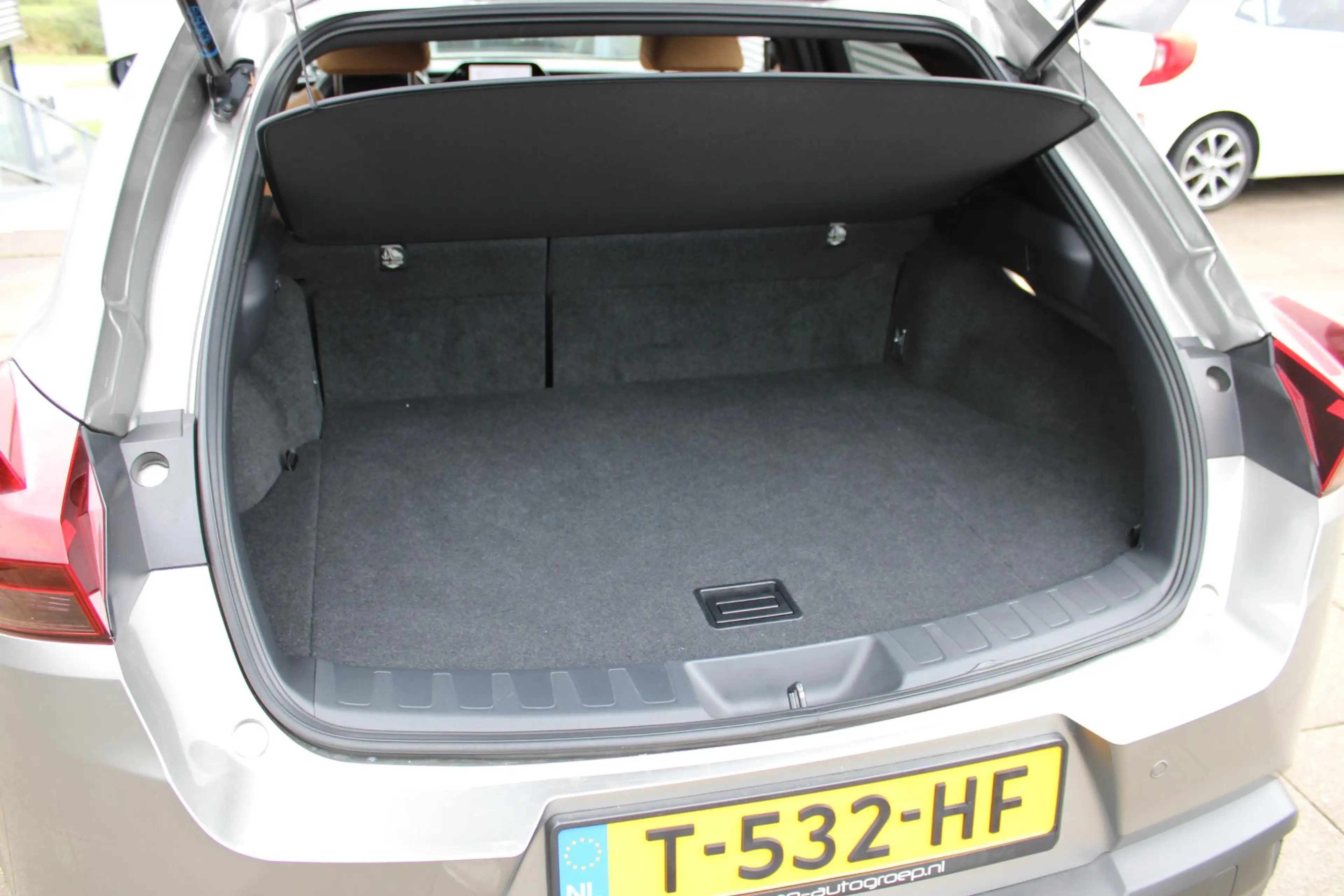Lexus UX 250h Business Line Trekhaak, Foto's volgen — photo 14