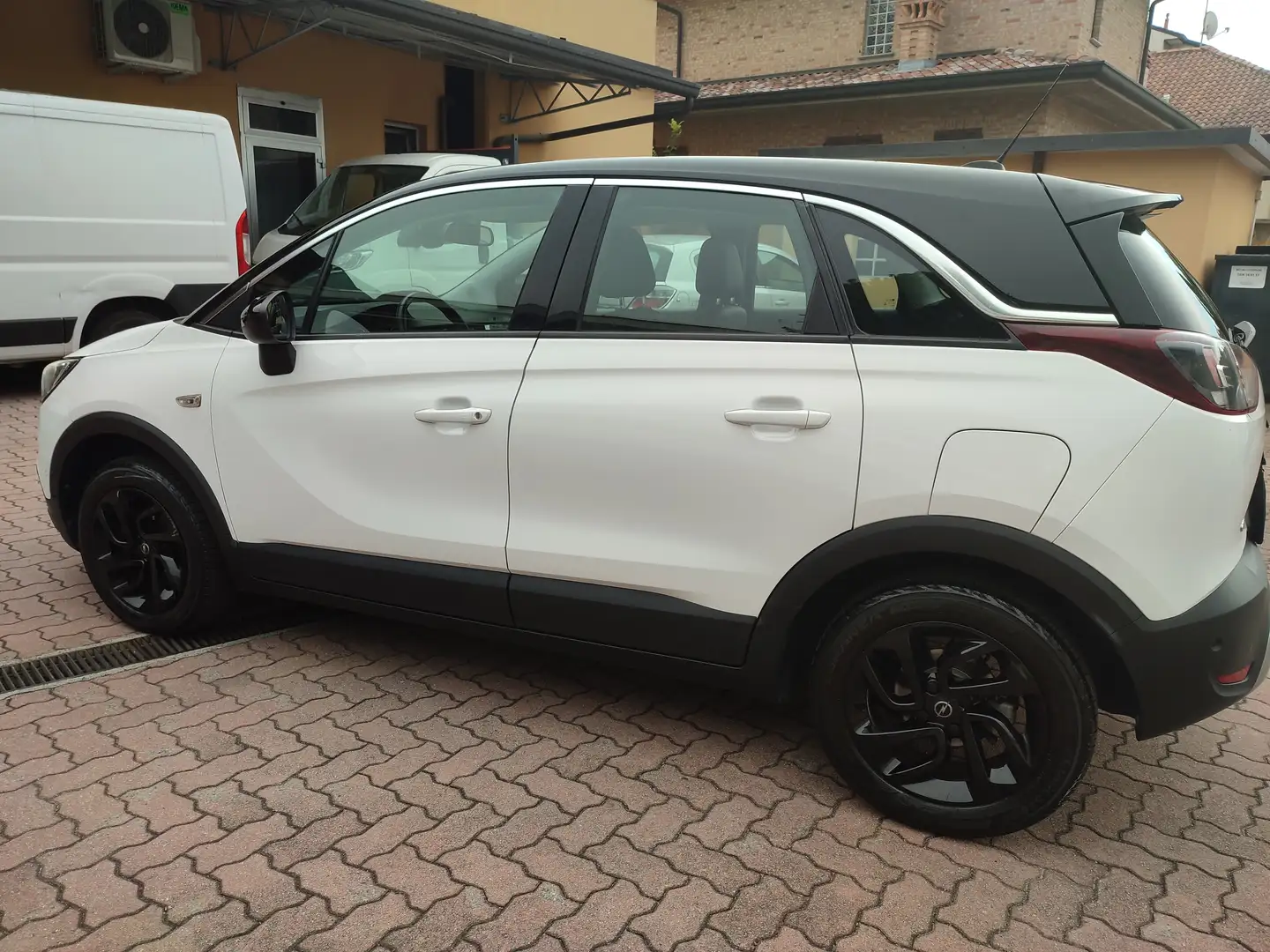 Opel Crossland X Crossland X 1.2 Design Line 130 cv mt 6 Bianco - 2