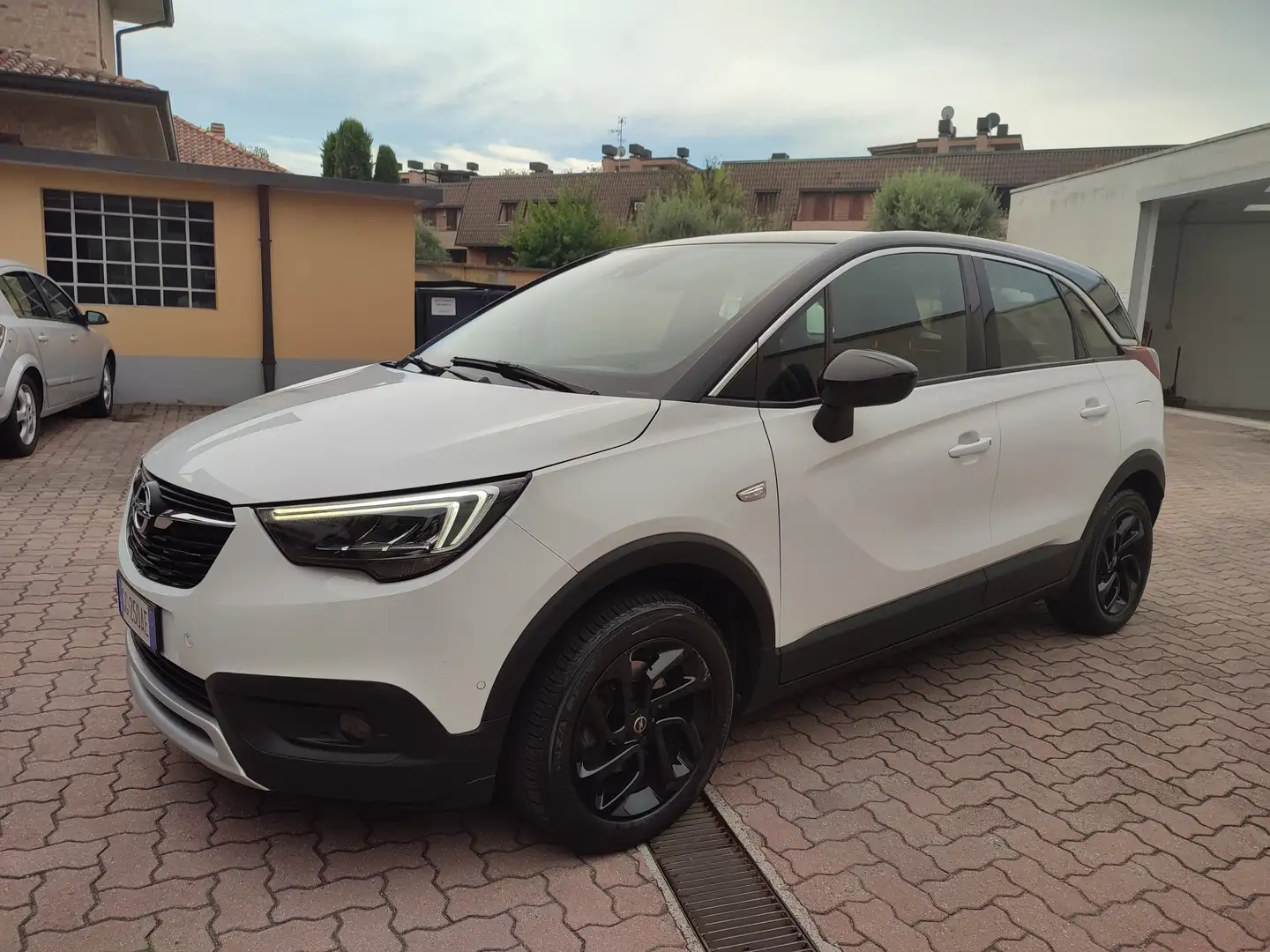Opel Crossland X Crossland X 1.2 Design Line 130 cv mt 6 Bianco - 1