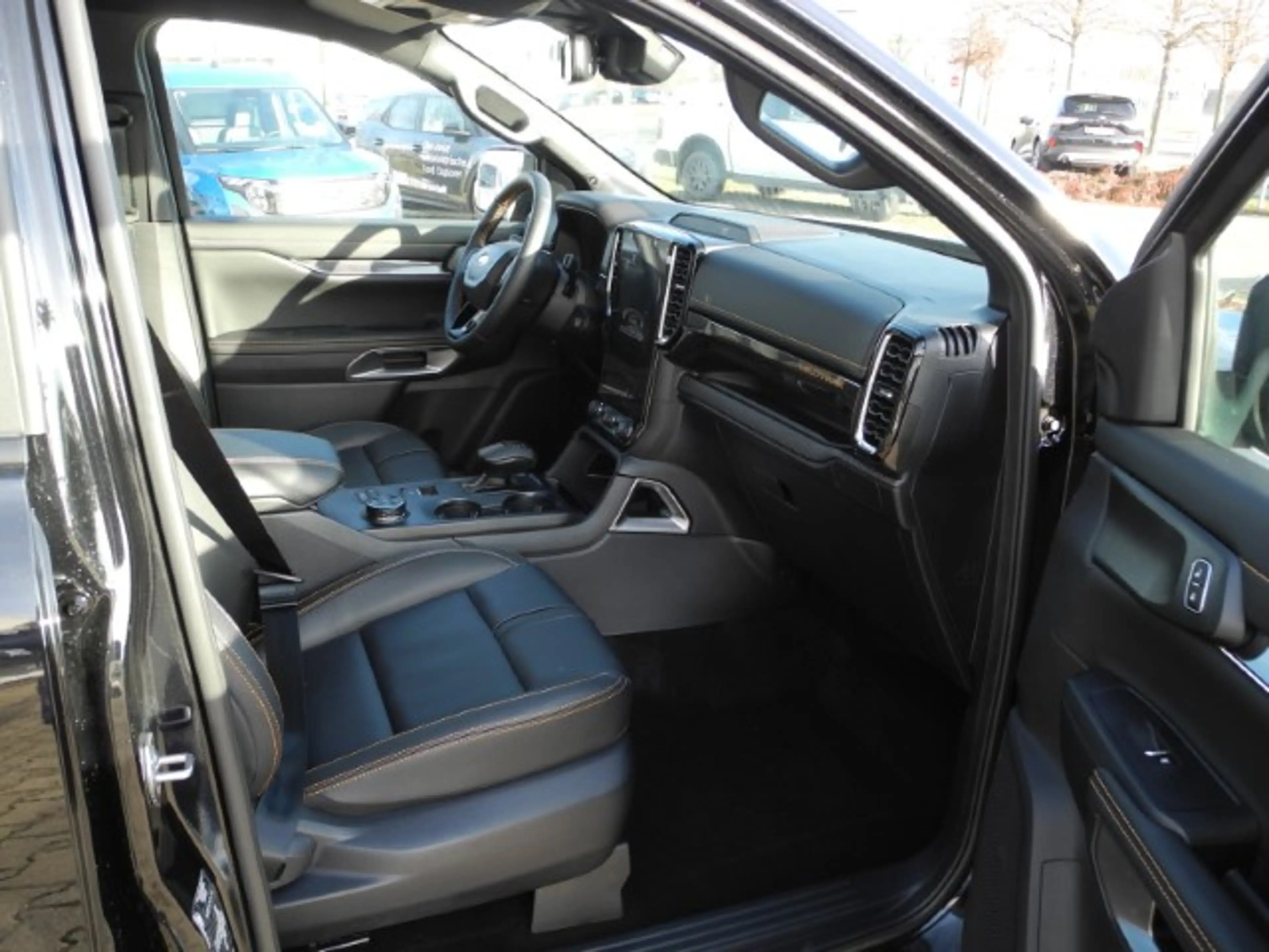 Ford Ranger 2,3 l PHEV Wildtrak - iACC, AHK, TW, Rollo, B&O — photo 6