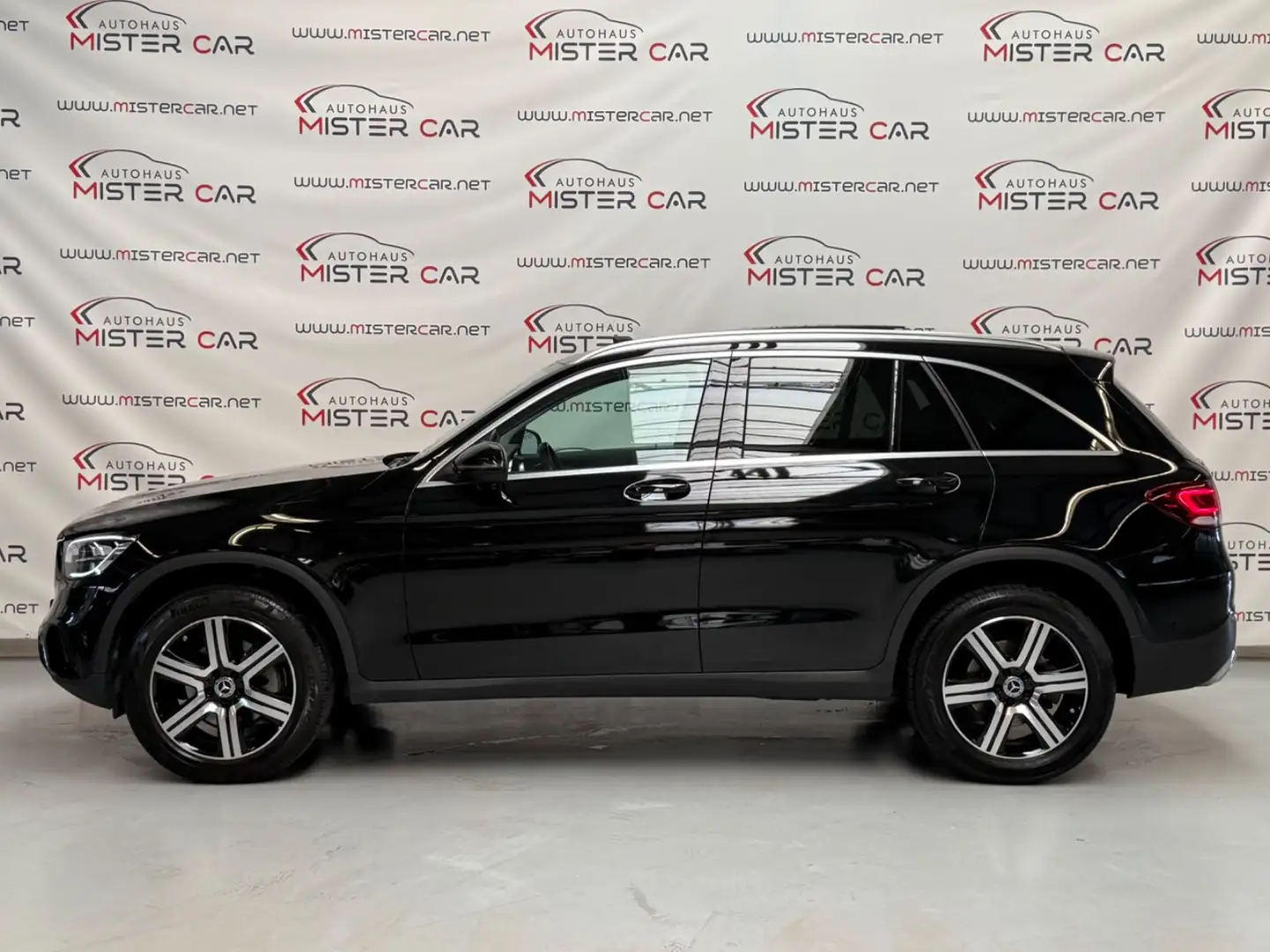 Mercedes-Benz GLC 220 d 4M DISTR/PANO/AHK/LED/KAM/SPUR/TOT/19 Nero - 2