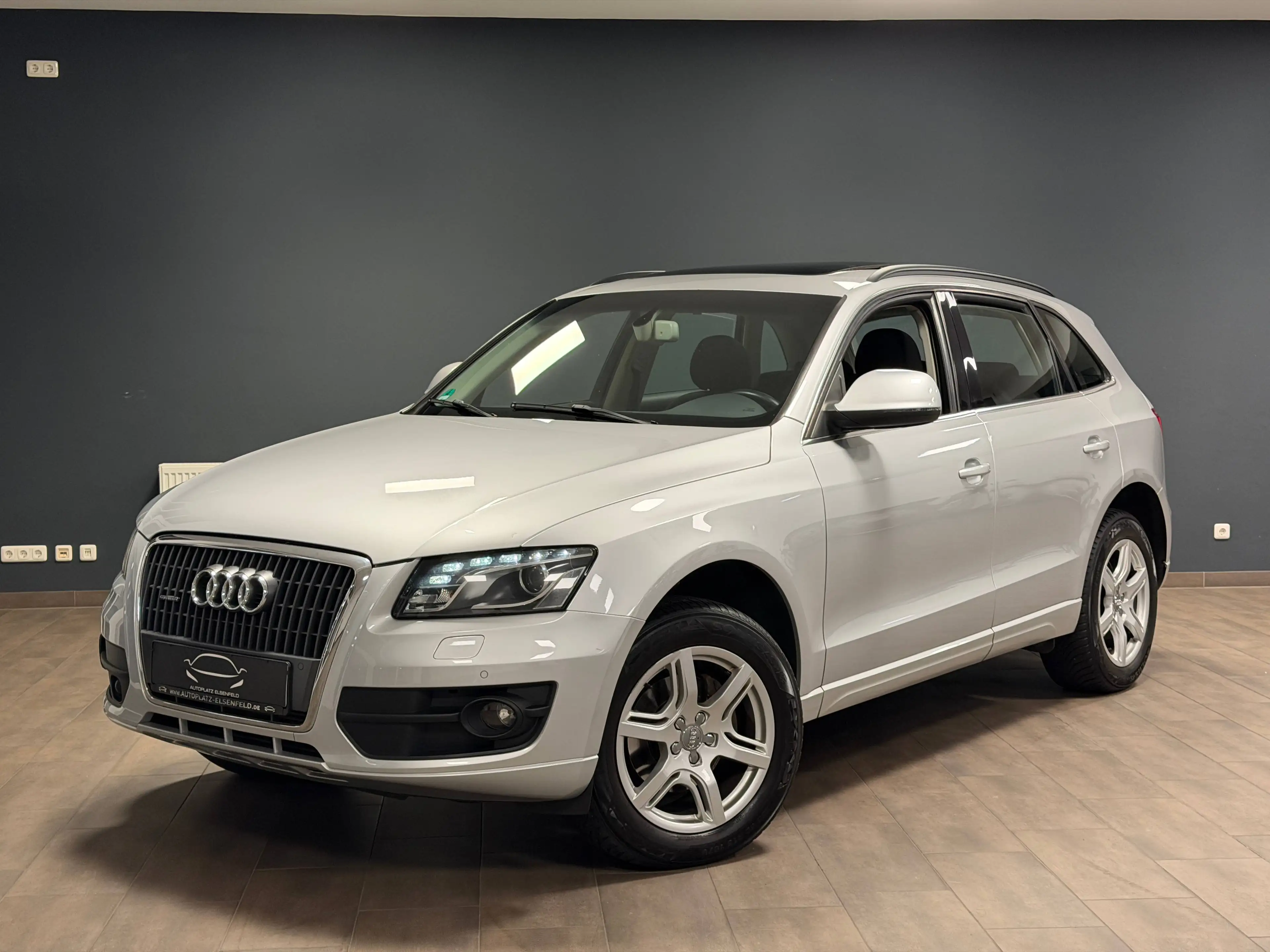 Audi Q5 Q5 8R 2.0 TFSI quattro /PANORAMA/ACC/MEMORY/AHK