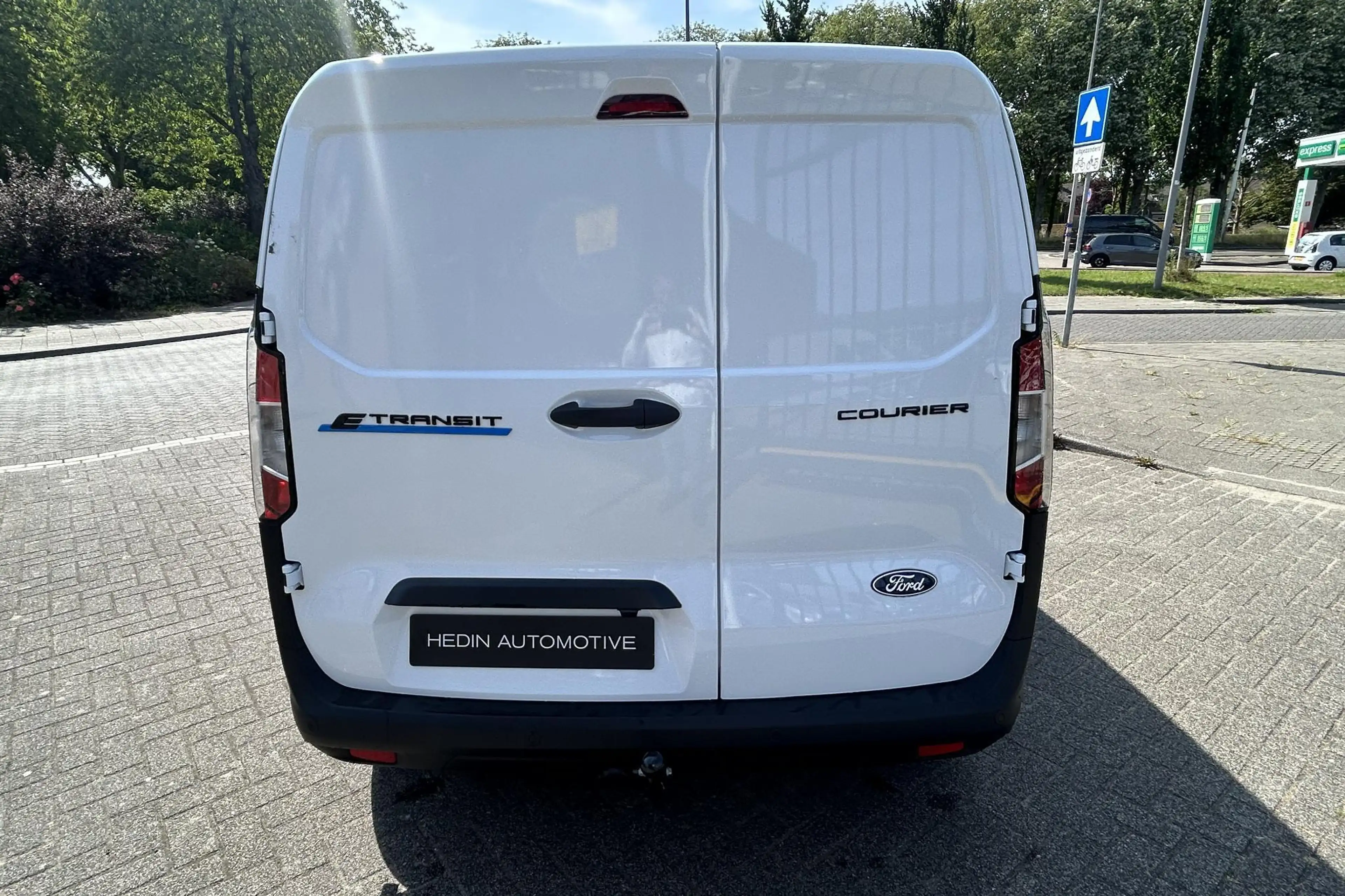 Ford Transit Courier E-Transit Trend 46 kWh | Trekhaak | Reservewiel | — photo 4