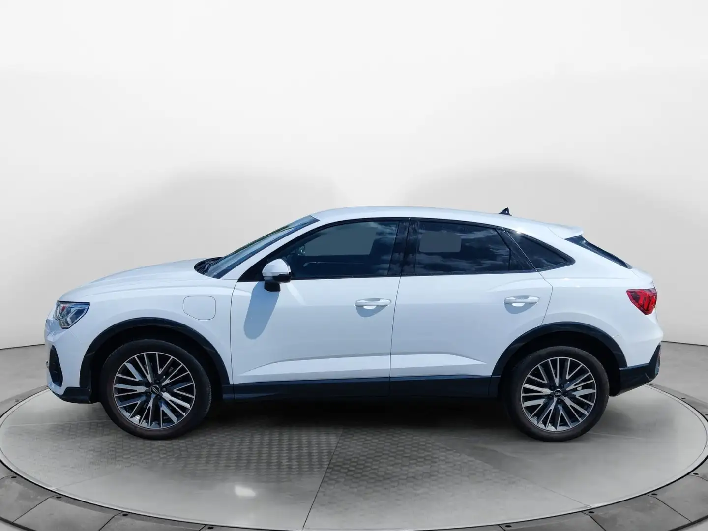 Audi Q3 45 TFSI e S-Tronic S-Line, LED, ACC Blanc - 2
