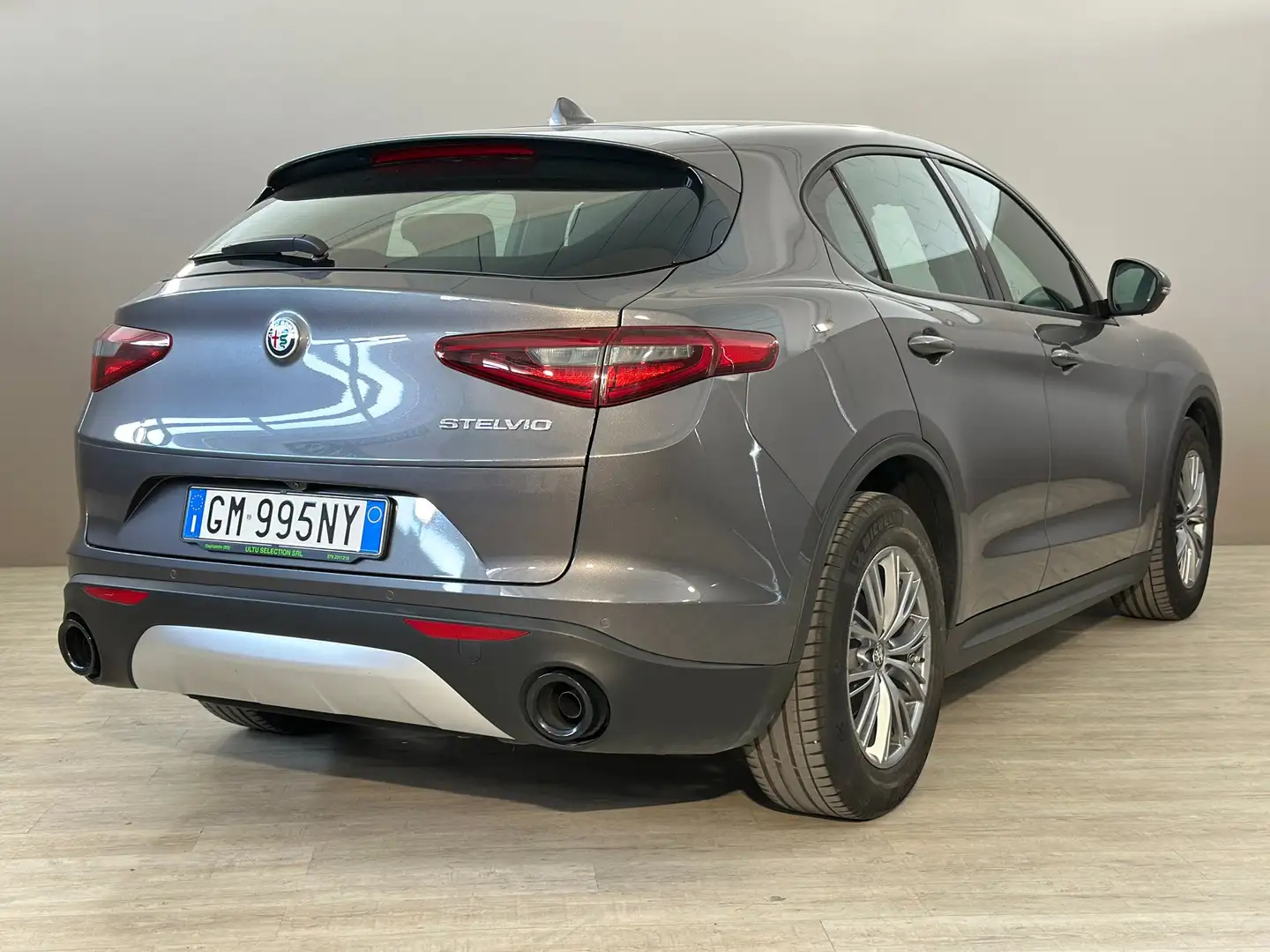 Alfa Romeo Stelvio 2.2 Super Business 160CV auto Grigio - 2