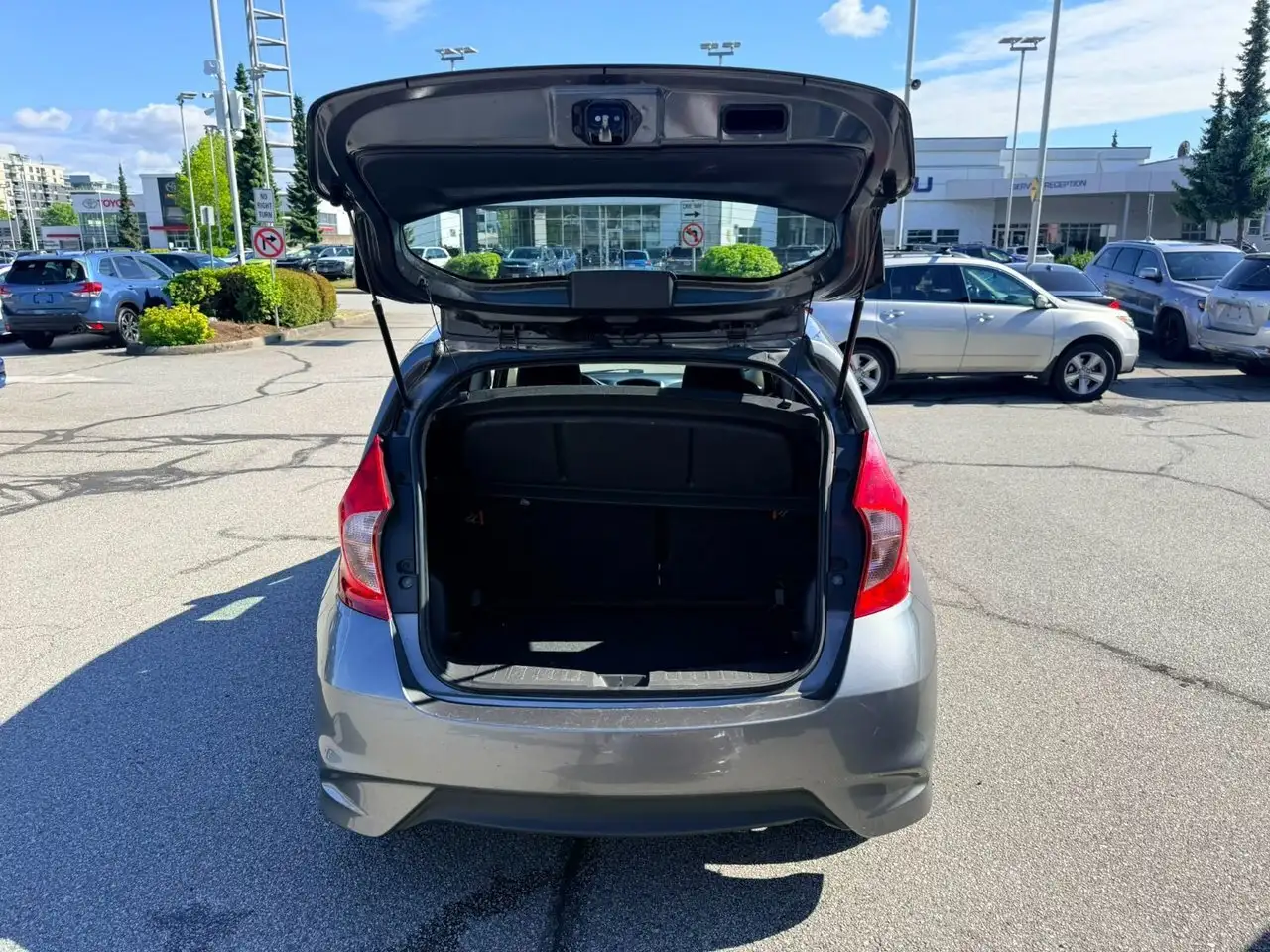 Nissan Note снимка Nissan Note