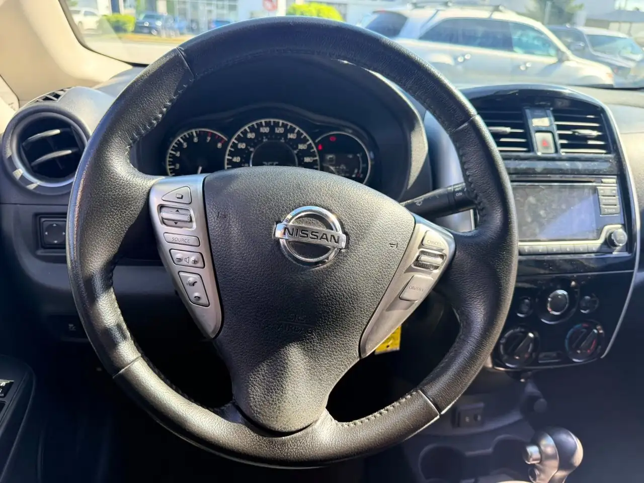 Nissan Note снимка Nissan Note