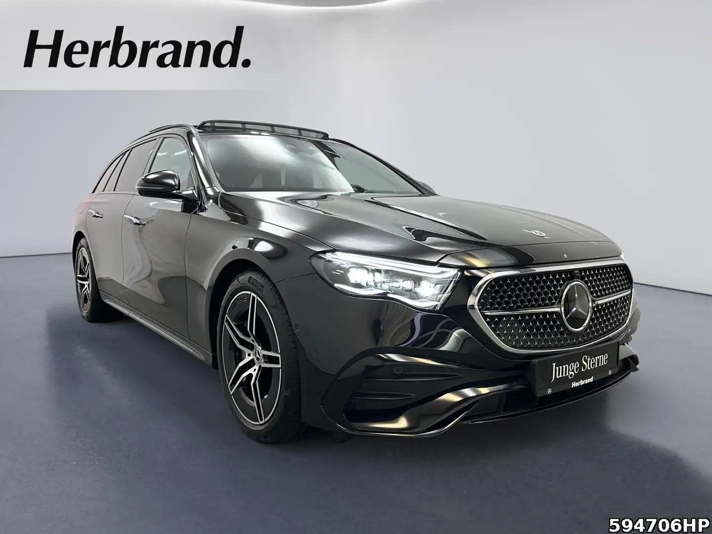 Mercedes-Benz E 220 d T AMG  Night DIGITAL LIGHT AHK 360° DIST Schwarz - 2