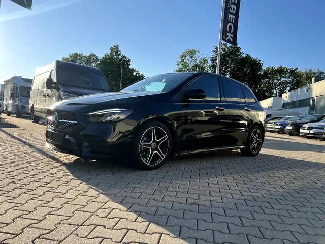 Mercedes-Benz B 200 AMG Line LED Navi Leder Pano SD Kamera SHZ