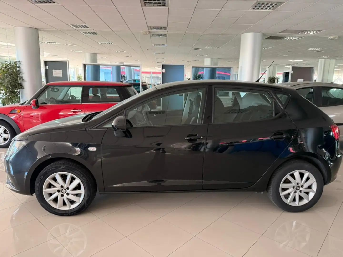 SEAT Ibiza 1.2 Tsi Style Tech 105 Negro - 1
