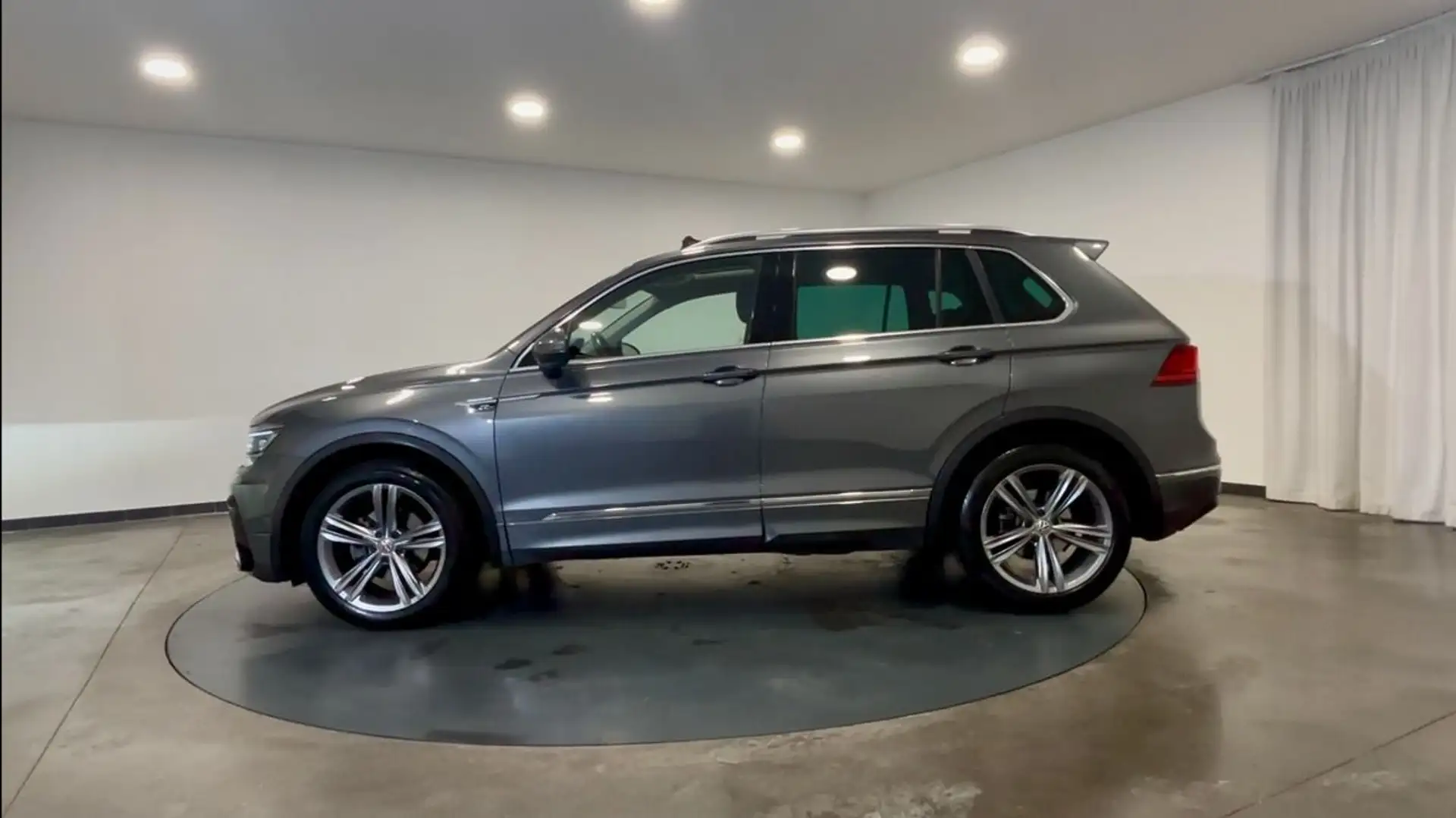 Volkswagen Tiguan 2.0 tdi 150 dsg carat Gris - 2