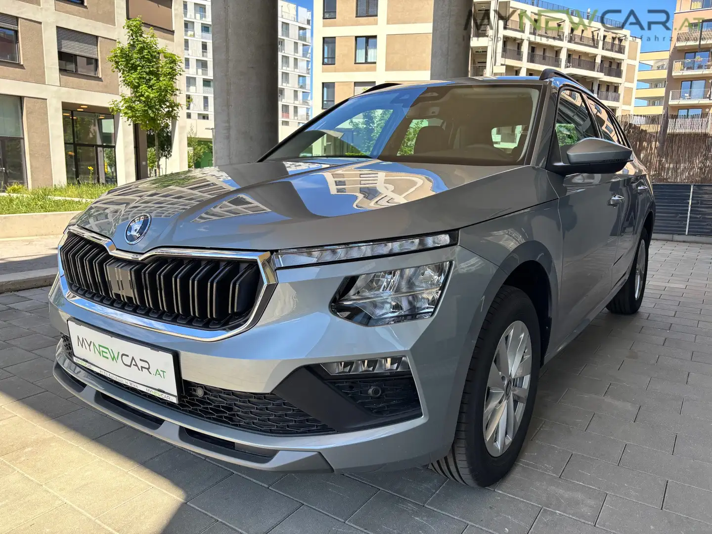 Skoda Kamiq Selection TSI *TAGESZULASSUNG* Silber - 2