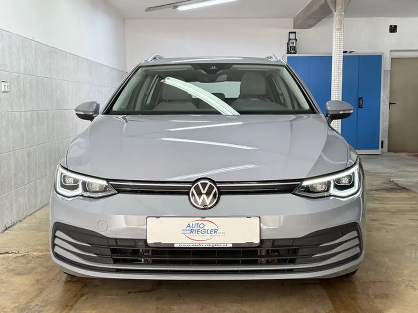 Volkswagen Golf Life *LED/Dyn.-PANO-Virtual/Cockp.-Sitzh.*uvm Grau - 2