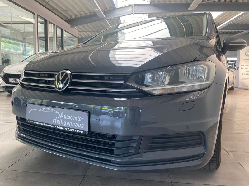 Volkswagen Touran DSG 7-Sitzer Navi Tempo Sitzheizung PDC — photo 9