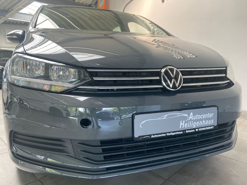 Volkswagen Touran DSG 7-Sitzer Navi Tempo Sitzheizung PDC — photo 13