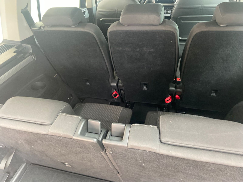 Volkswagen Touran DSG 7-Sitzer Navi Tempo Sitzheizung PDC — photo 11