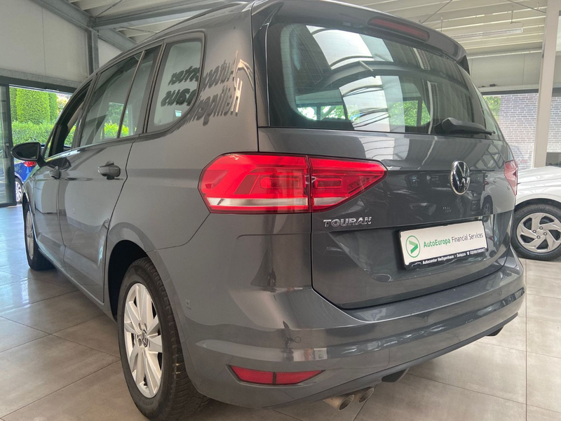 Volkswagen Touran DSG 7-Sitzer Navi Tempo Sitzheizung PDC — photo 4