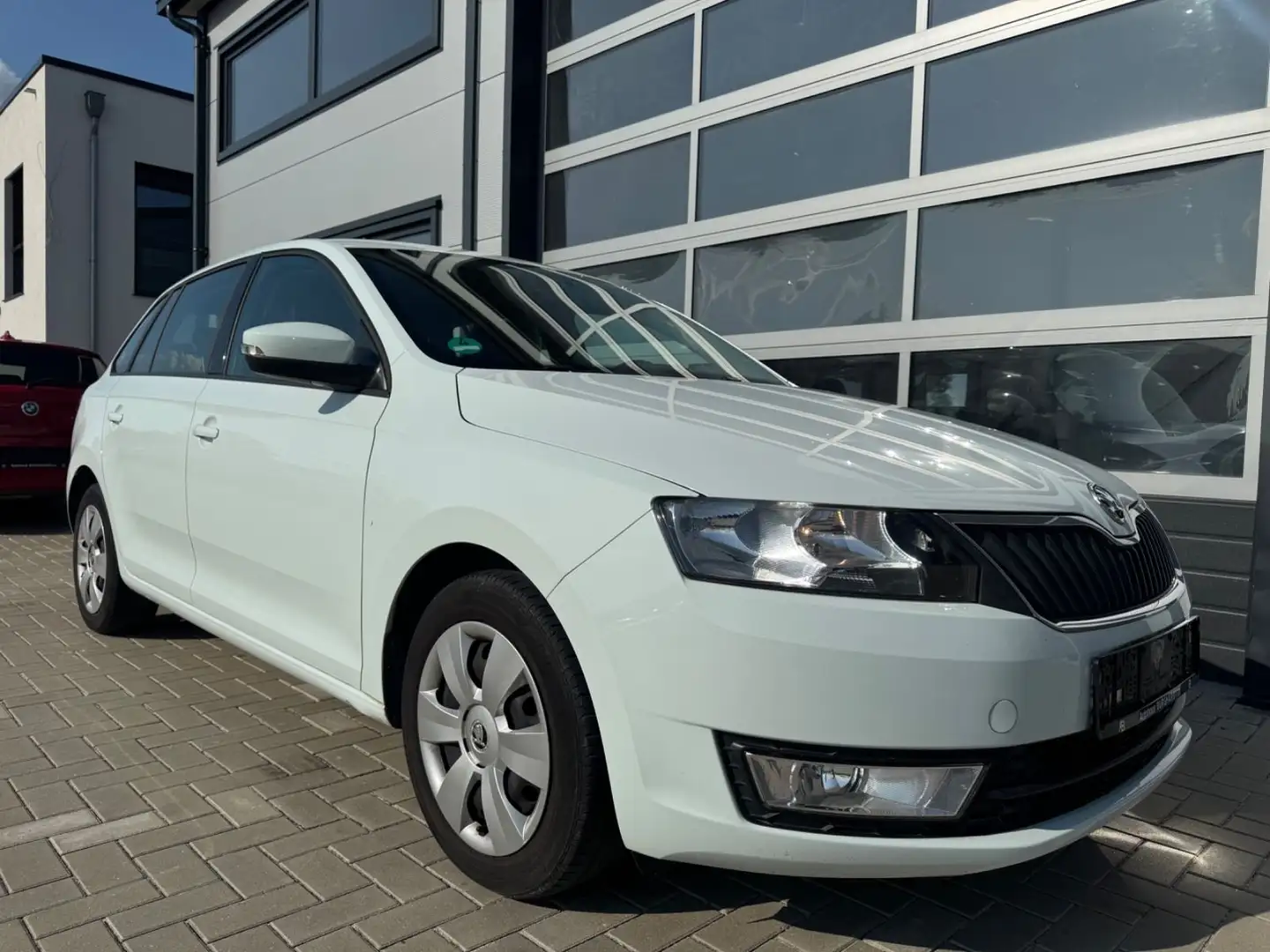 Skoda Rapid/Spaceback Spaceback Ambition 1.6 TDI WENIG KM ! S*He bijela - 1