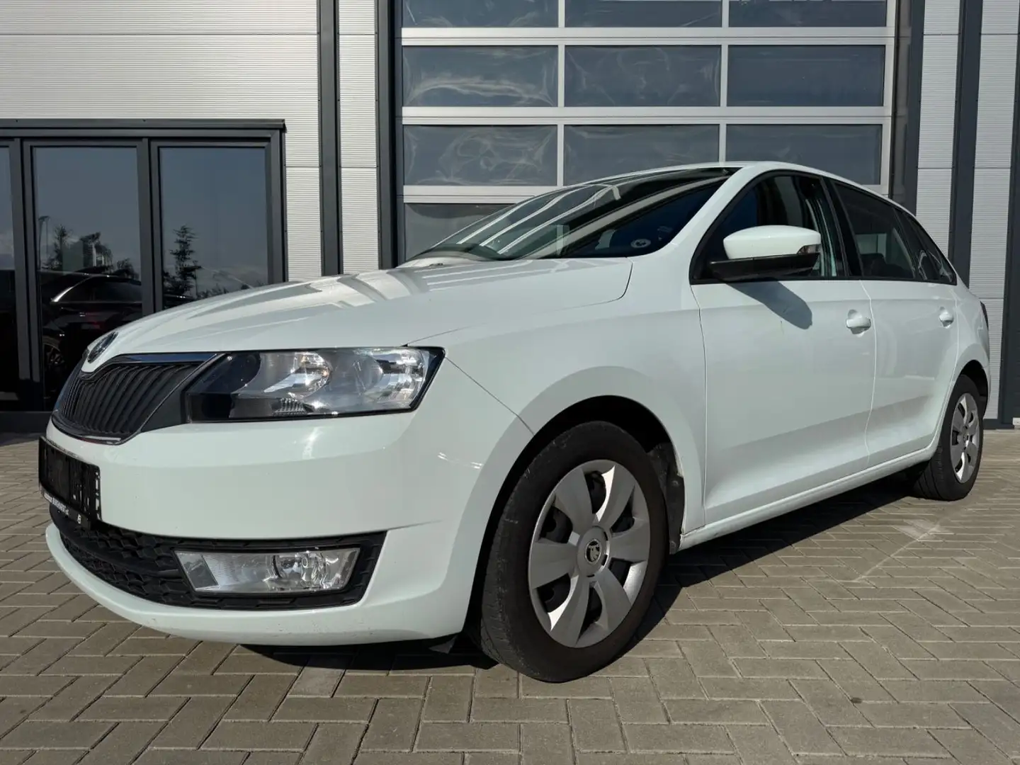 Skoda Rapid/Spaceback Spaceback Ambition 1.6 TDI WENIG KM ! S*He bijela - 2
