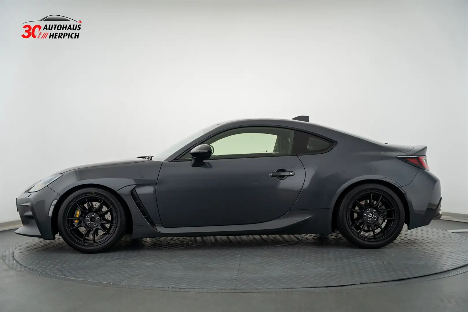 Toyota GR86 Coupe 2.4L Schalter Umbau RAEDER MOTORSPORT Grau - 2